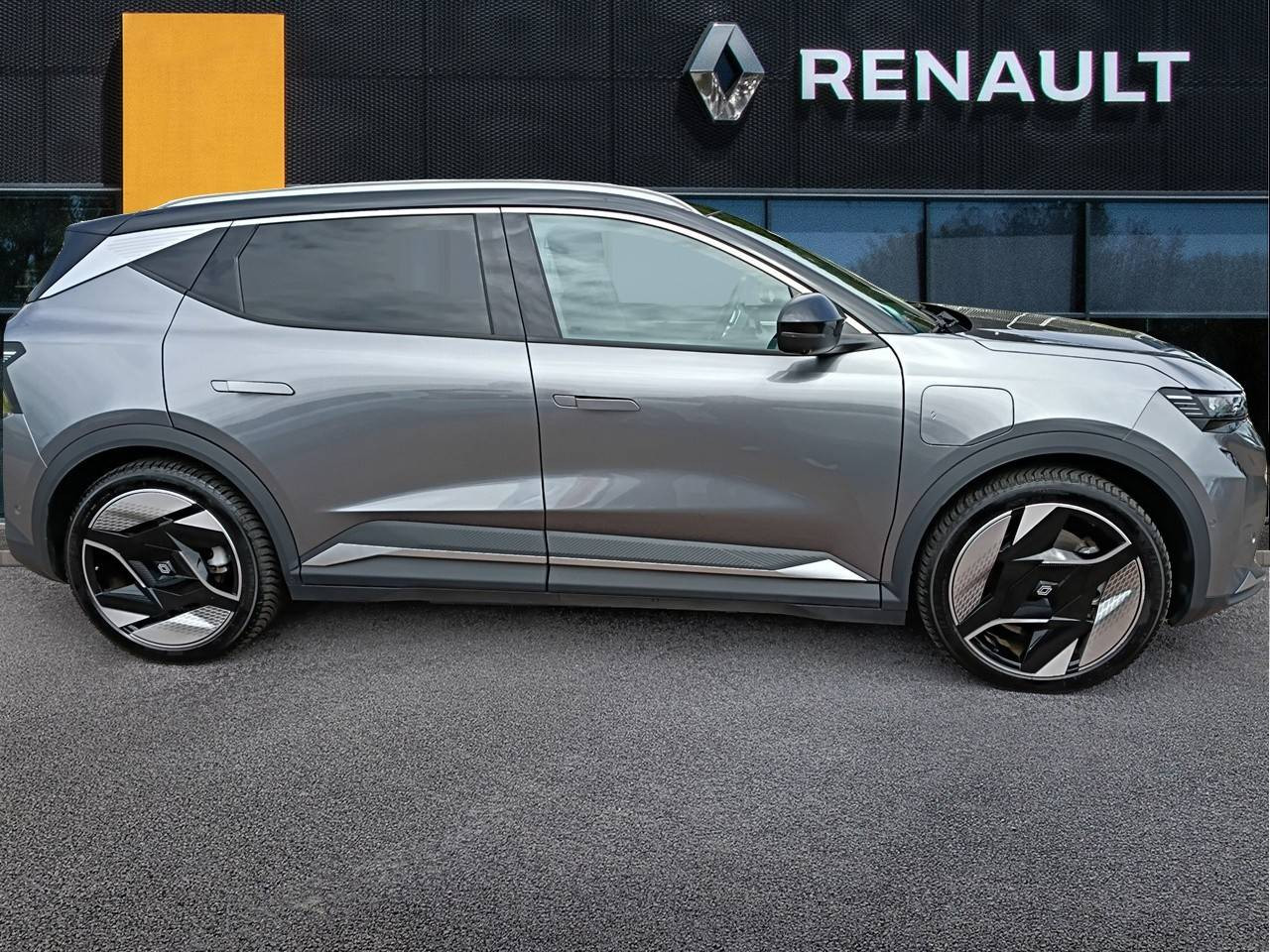 Vente en ligne Renault Scenic E-Tech Scenic E-Tech électrique 220 ch grande autonomie au prix de 40 990 €