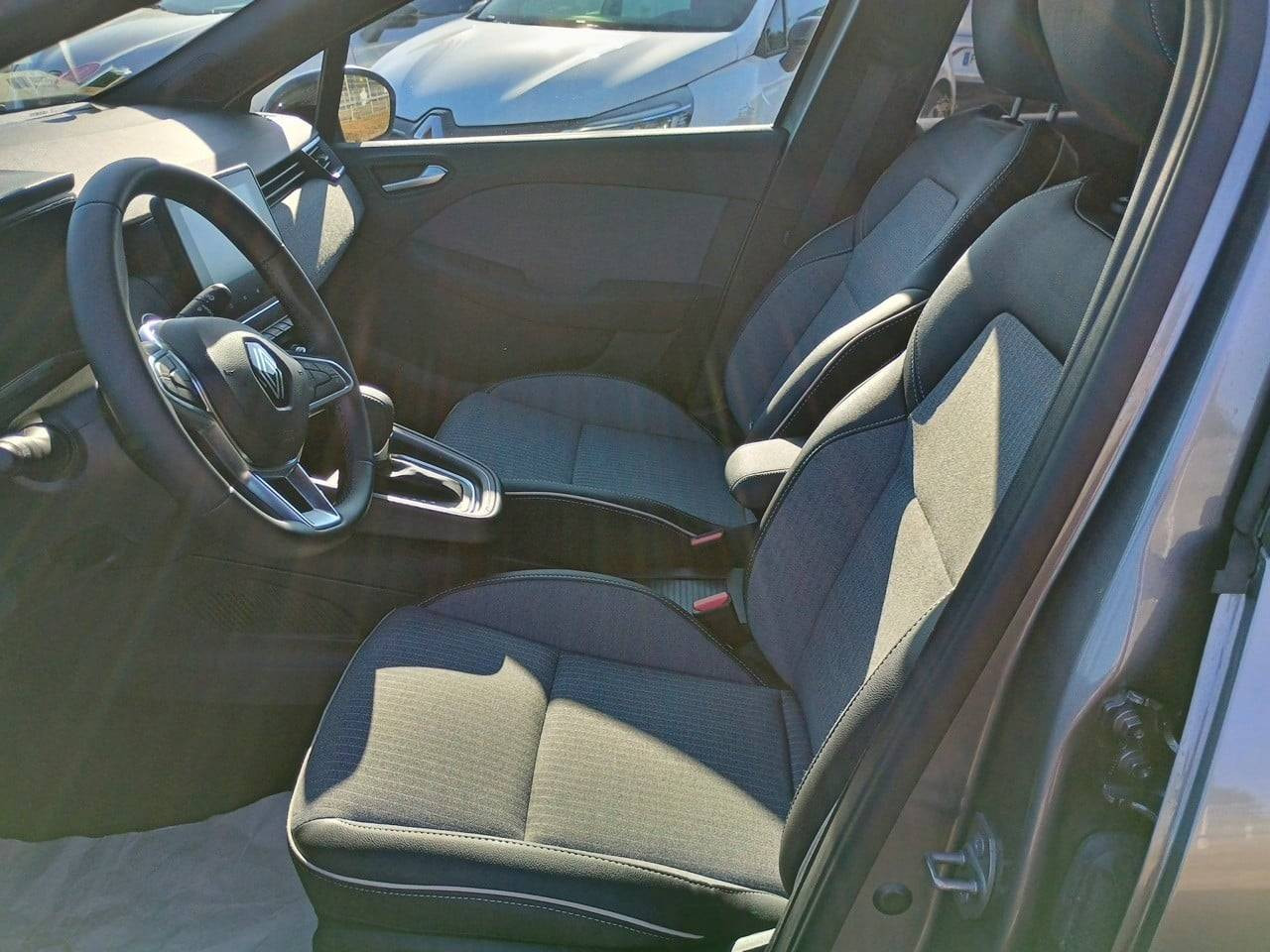 Vente en ligne Renault Clio 5 Clio E-Tech full hybrid 145 au prix de 19 990 €