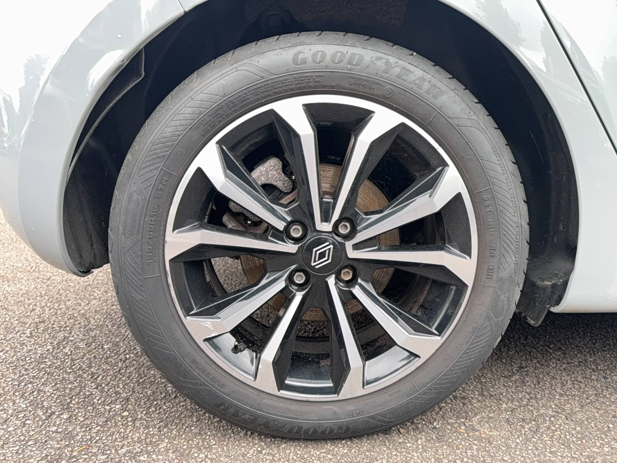 Vente en ligne Renault Clio 5 Clio E-Tech full hybrid 145 au prix de 18 490 €