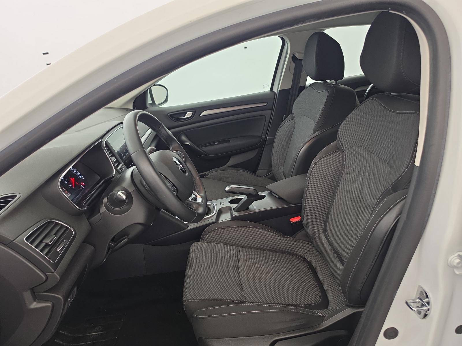 Vente en ligne Renault Megane 4  BLUE DCI 115 au prix de 13 900 €