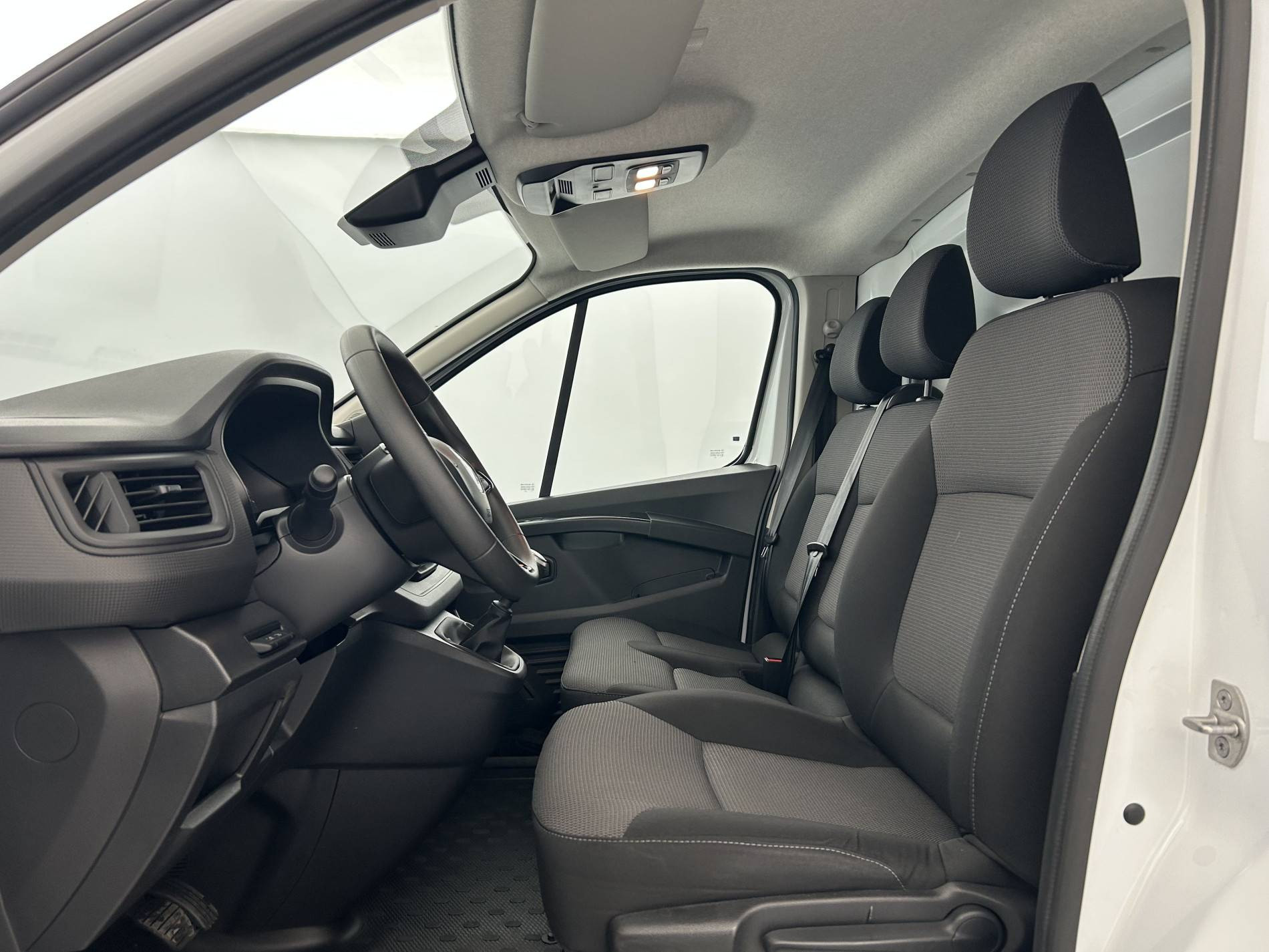 Vente en ligne Renault Trafic 3 Fourgon TRAFIC FGN L2H1 3000 KG BLUE DCI 130 au prix de 25 000 €