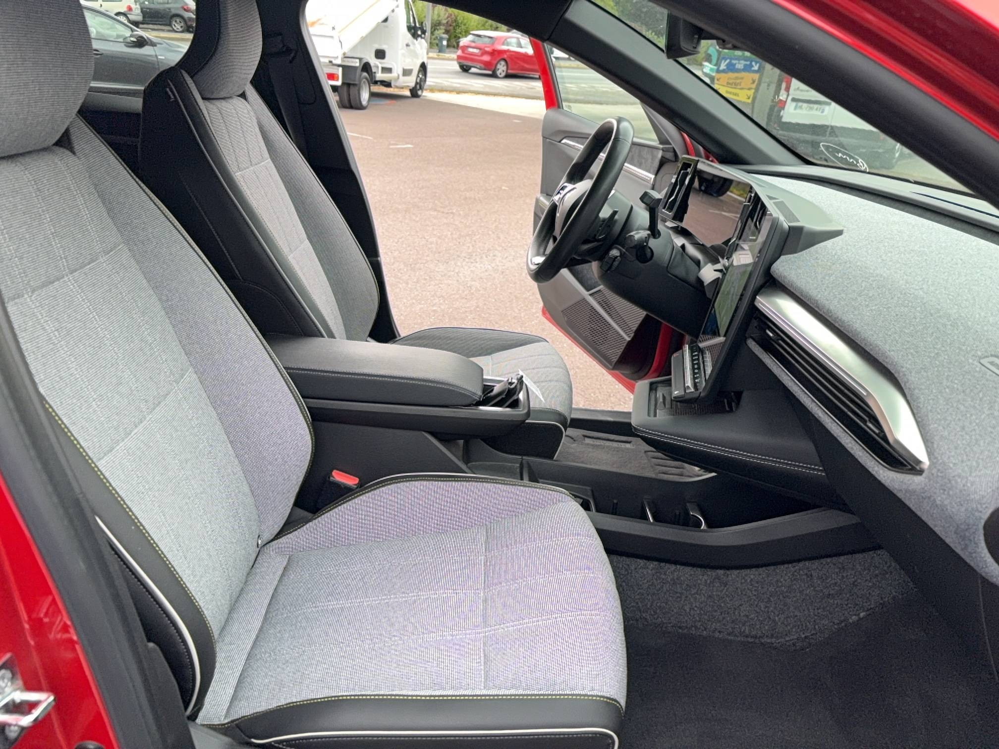 Vente en ligne Renault Megane E-Tech  EV60 220 ch super charge au prix de 27 990 €