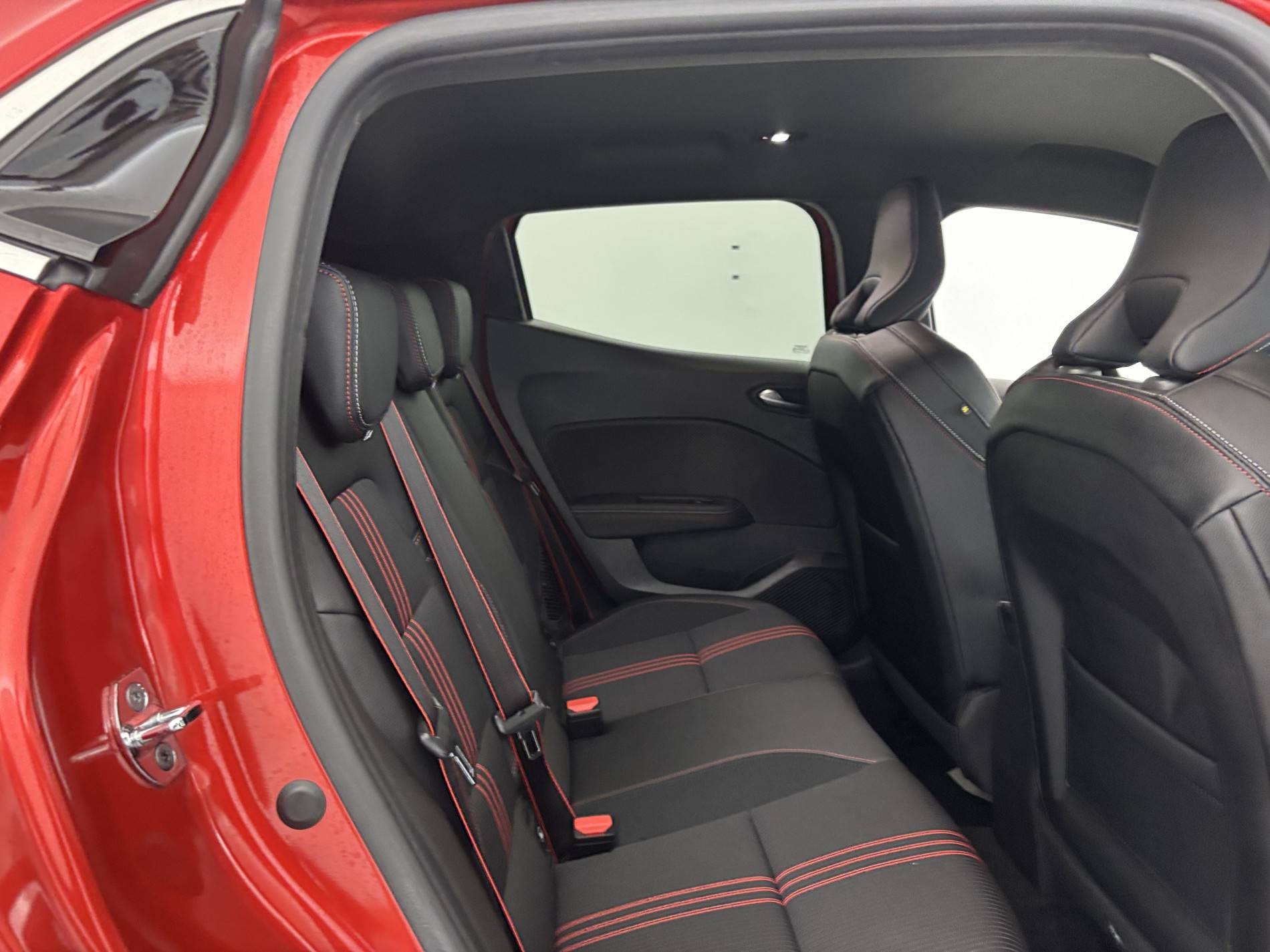 Vente en ligne Renault Clio 5 Clio E-Tech 140 - 21N au prix de 18 390 €