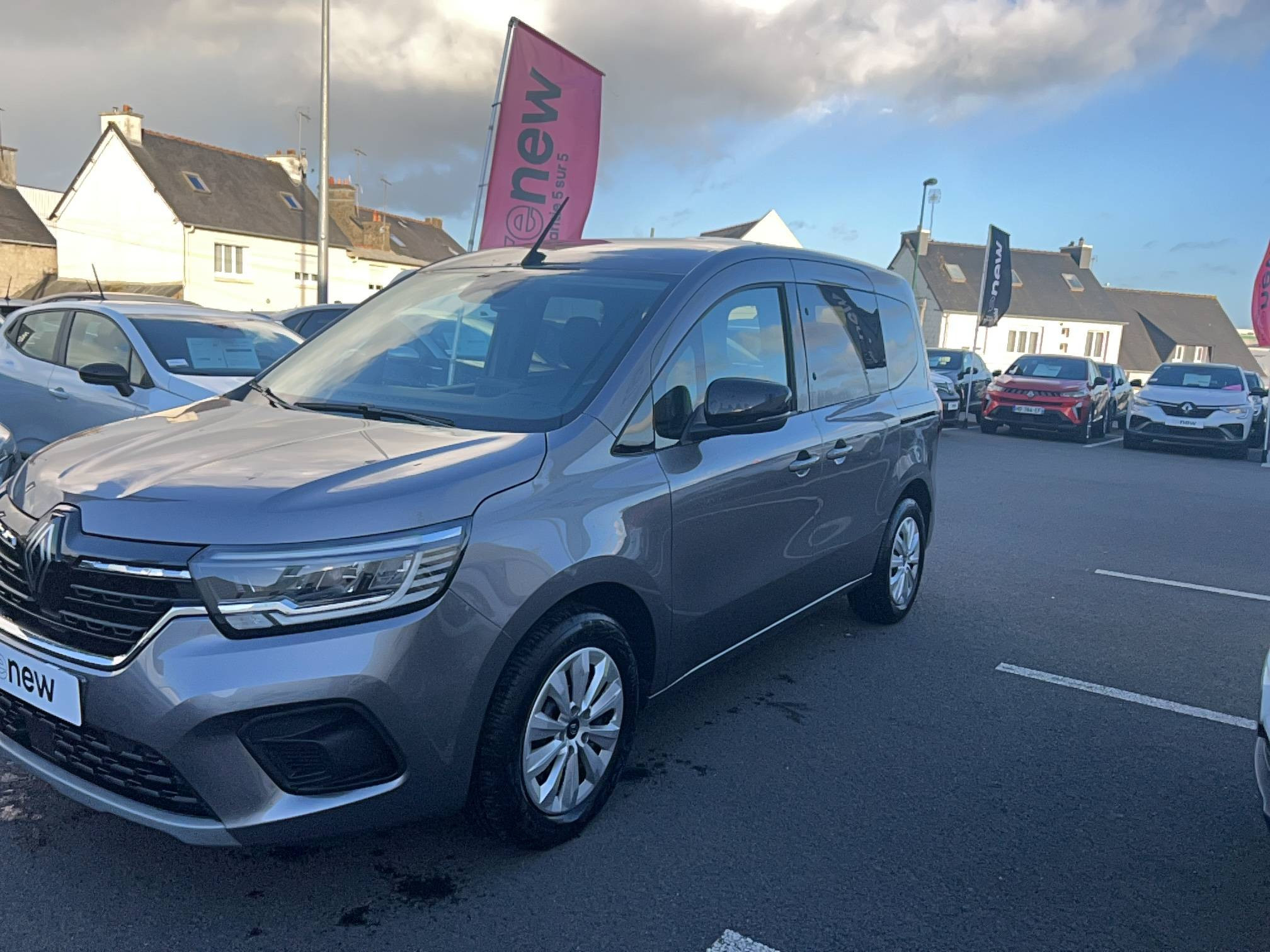 Renault Kangoo  Blue dCi 95 occasion de 2025 en vente à Saint-Brieuc