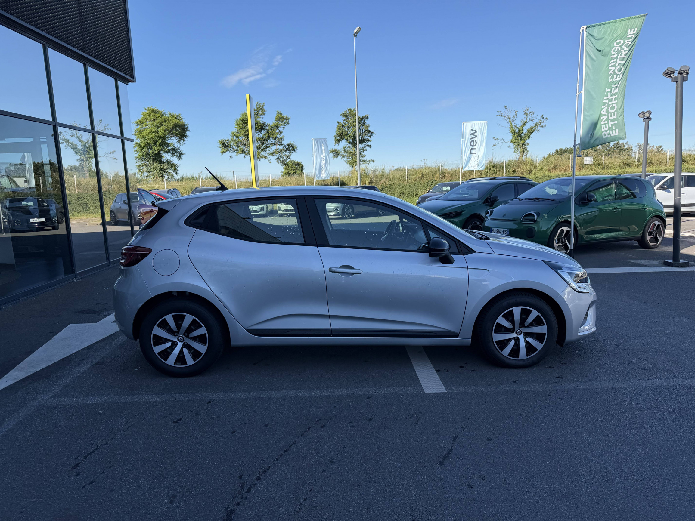 Vente en ligne Renault Clio 5 Clio TCe 90 au prix de 15 490 €