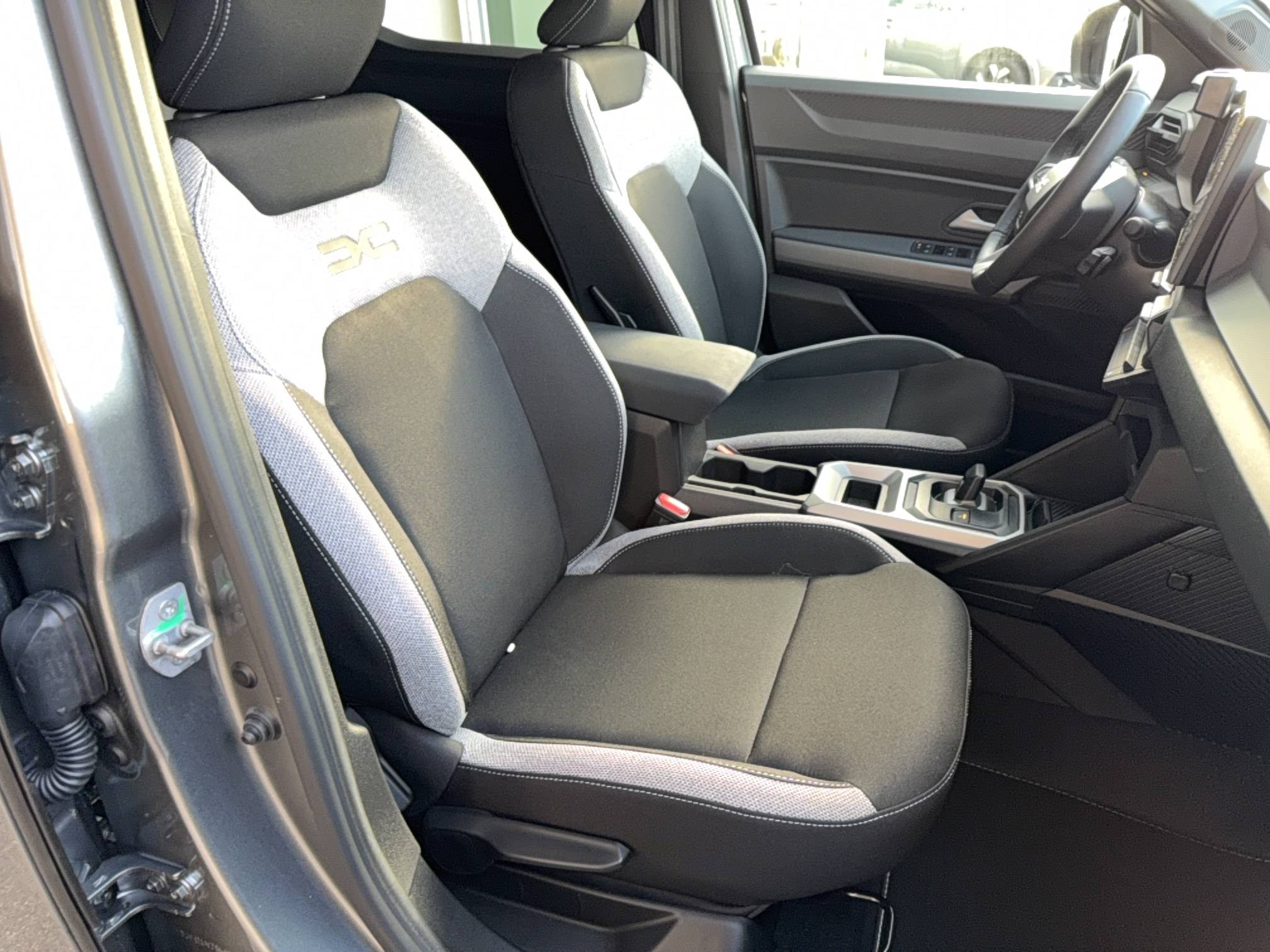 Vente en ligne Dacia Duster  Hybrid 155 au prix de 30 290 €