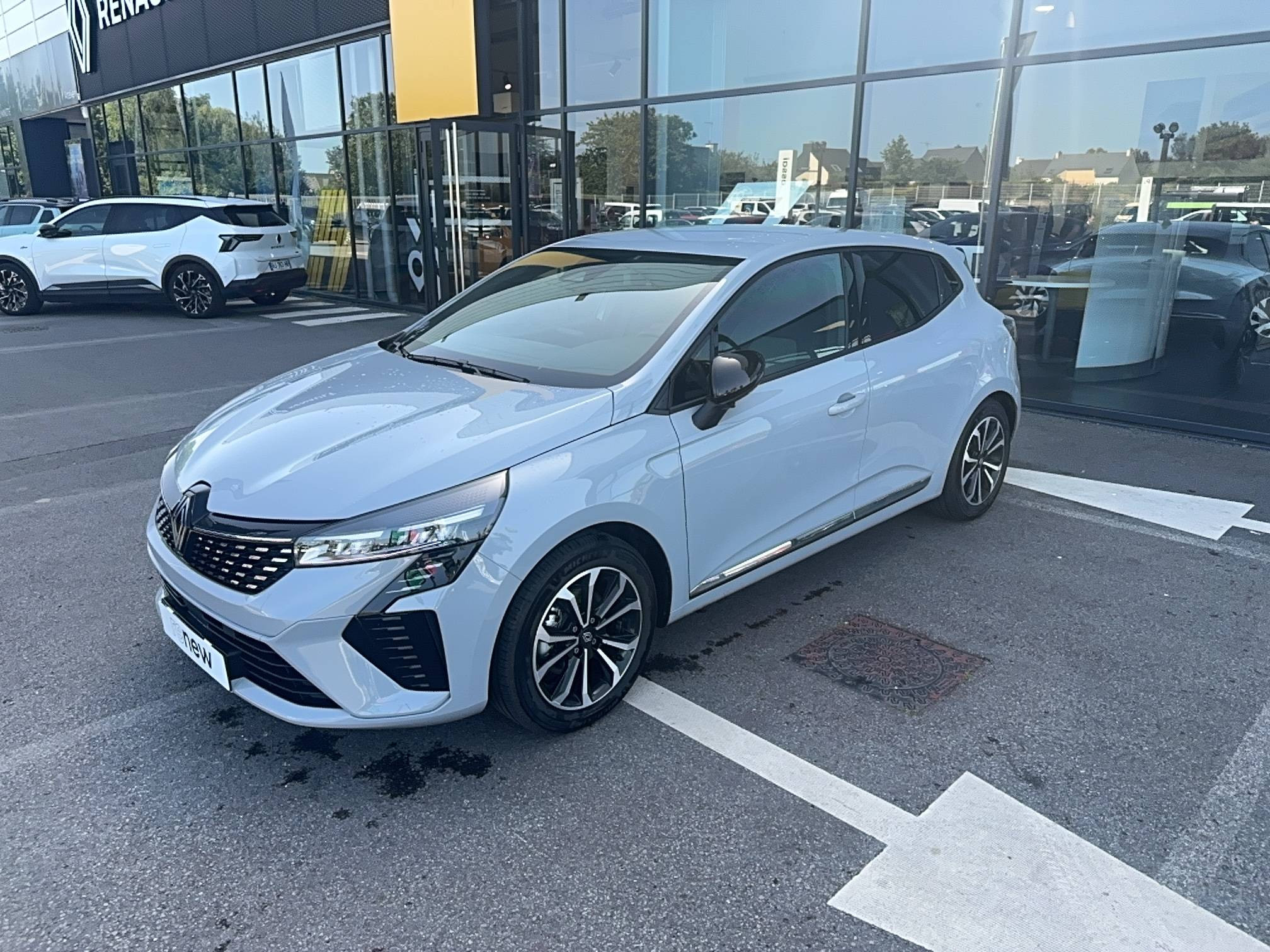 Renault Clio 5 Clio E-Tech full hybrid 145 occasion de 2024 en vente à Lamballe