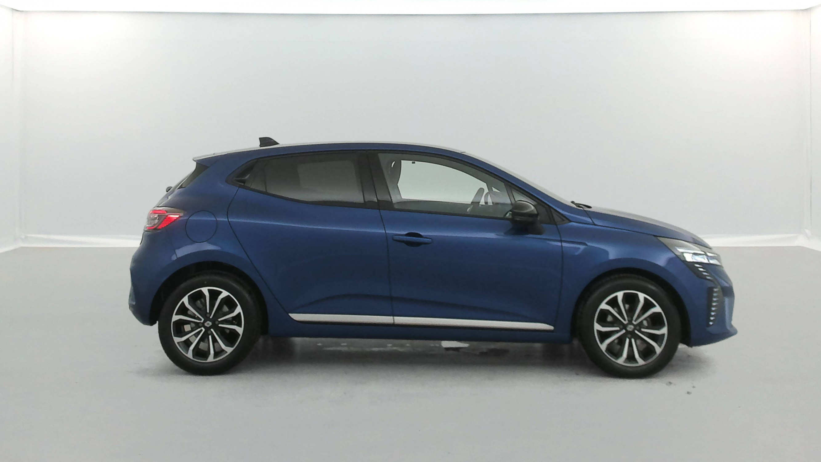 Vente en ligne Renault Clio 5 Clio TCe 90 ch GSR2 au prix de 18 990 €