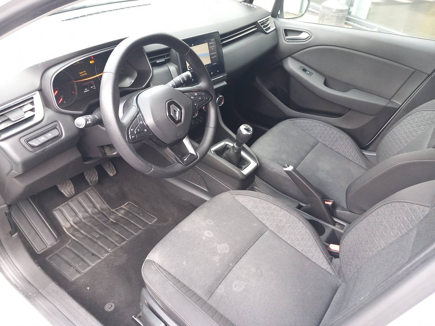Vente en ligne Renault Clio 5 CLIO SOCIETE BLUE DCI 85 au prix de 10 990 €
