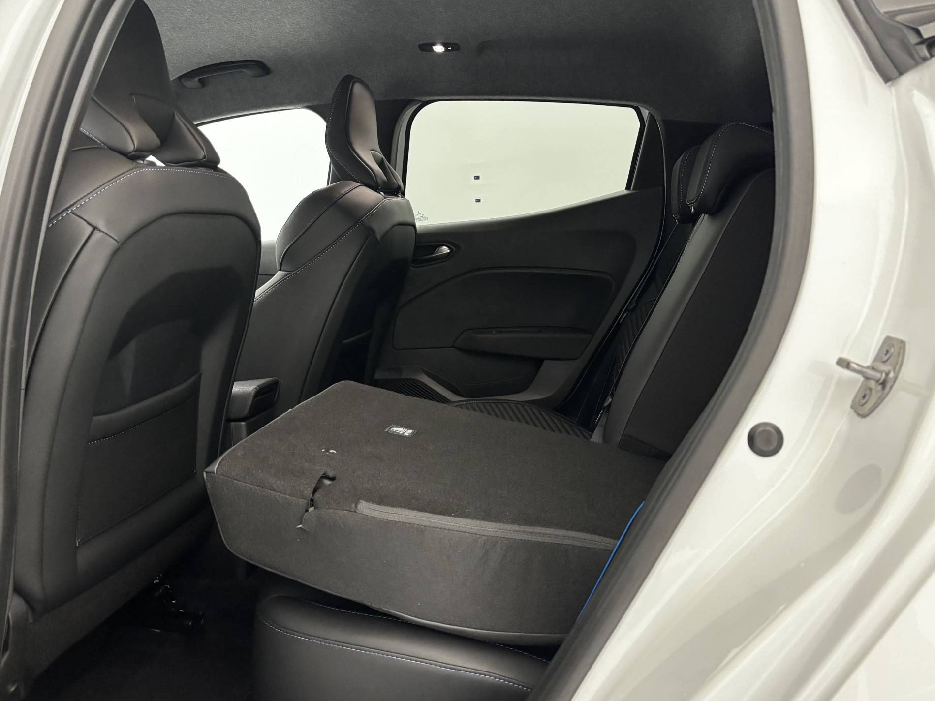 Vente en ligne Renault Clio 5 Clio E-Tech full hybrid 145 au prix de 20 790 €