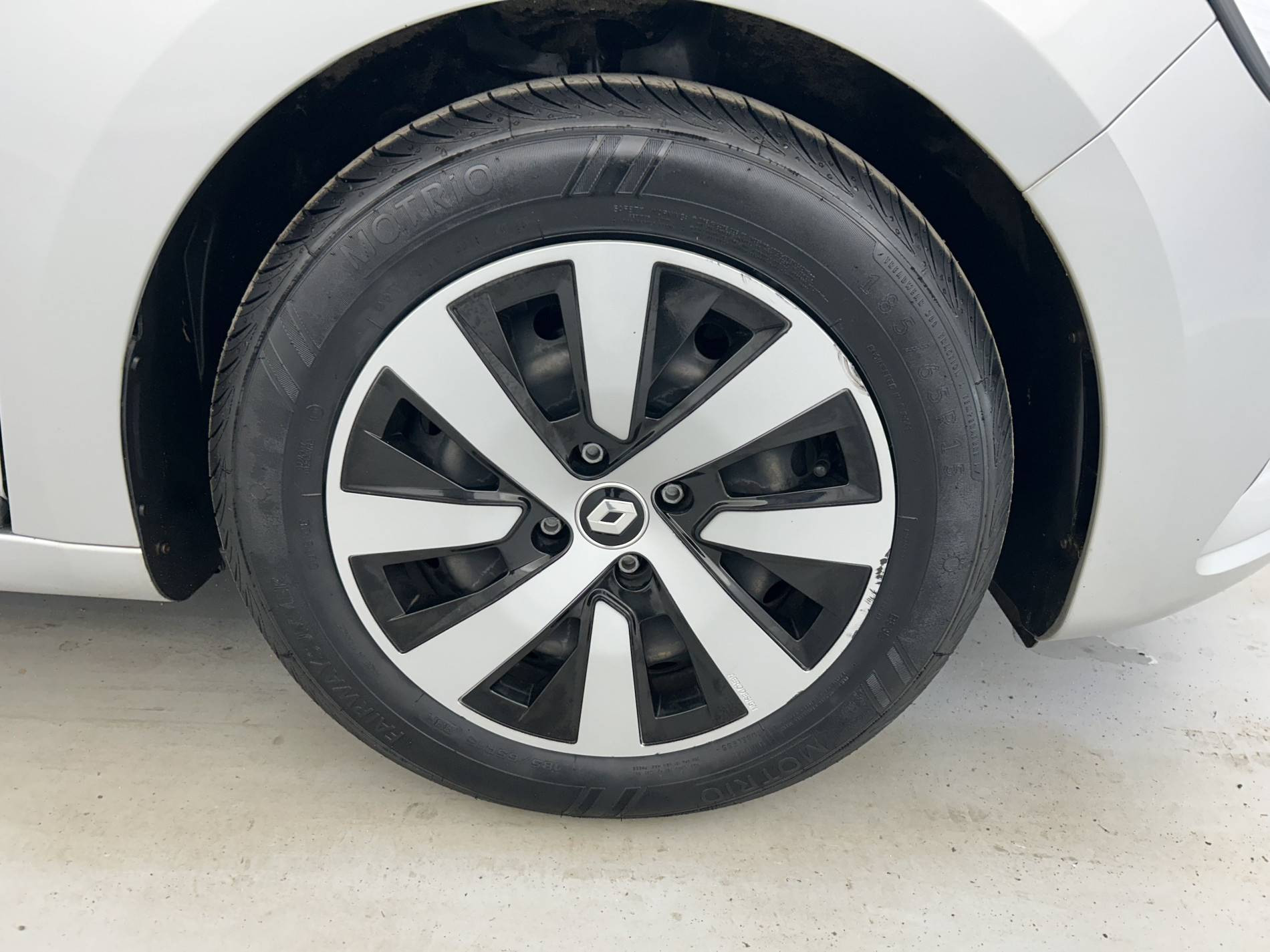 Vente en ligne Renault Clio 5 Clio TCe 90 au prix de 13 290 €