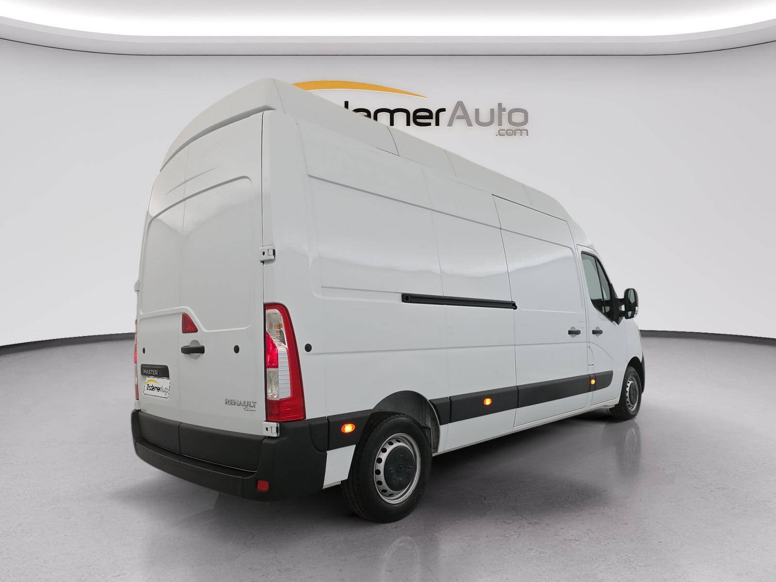 Vente en ligne Renault Master Fourgon MASTER FGN TRAC F3500 L3H3 BLUE DCI 135 au prix de 25 990 €