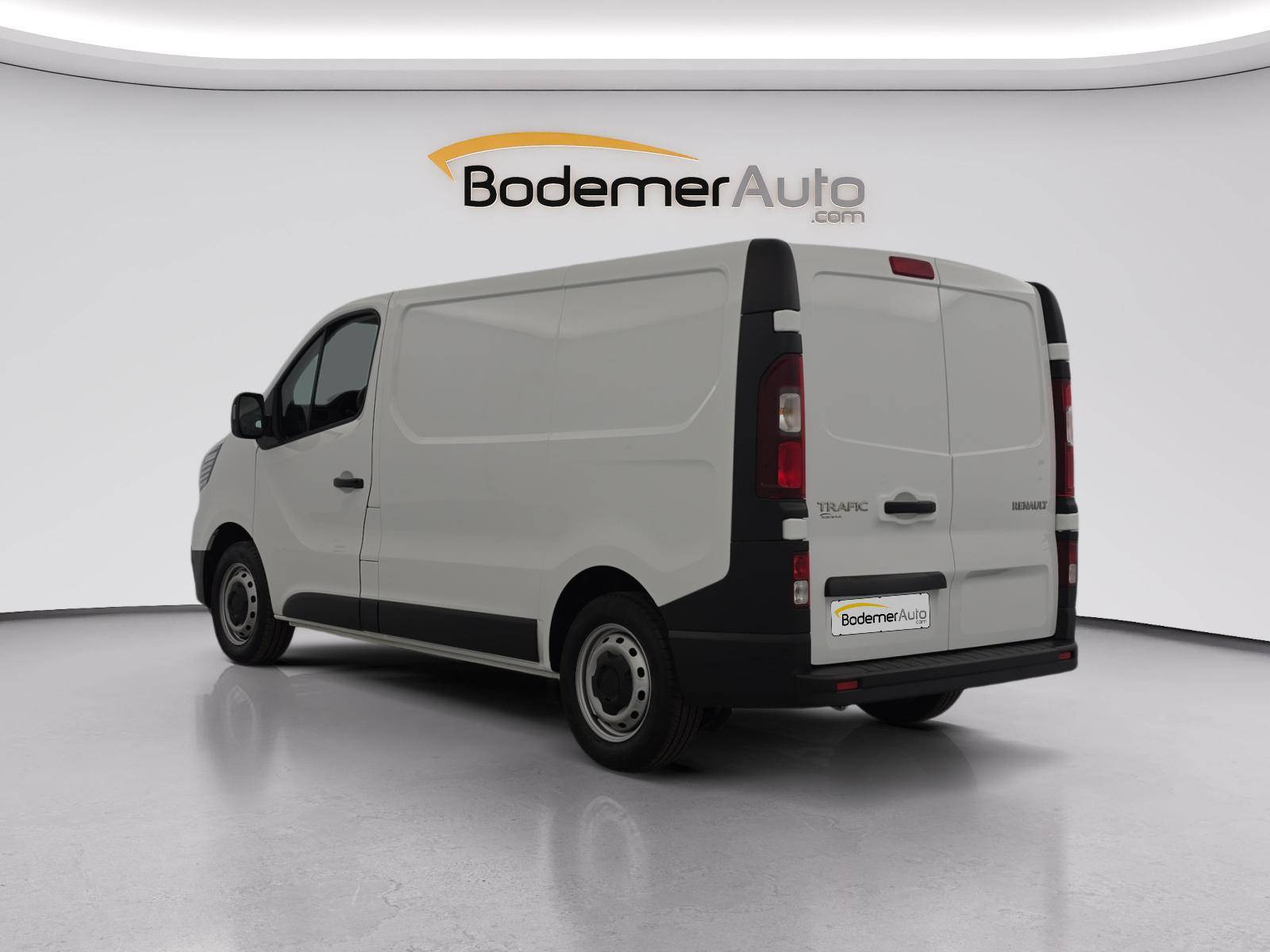 Vente en ligne Renault Trafic 3 Fourgon TRAFIC FG BLUE DCI 150 L1H1 2T8 GSR2 au prix de 23 940 €