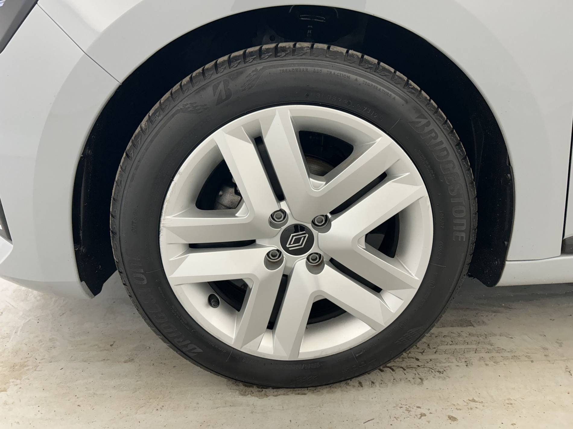 Vente en ligne Renault Clio 5 Clio TCe 90 au prix de 15 500 €