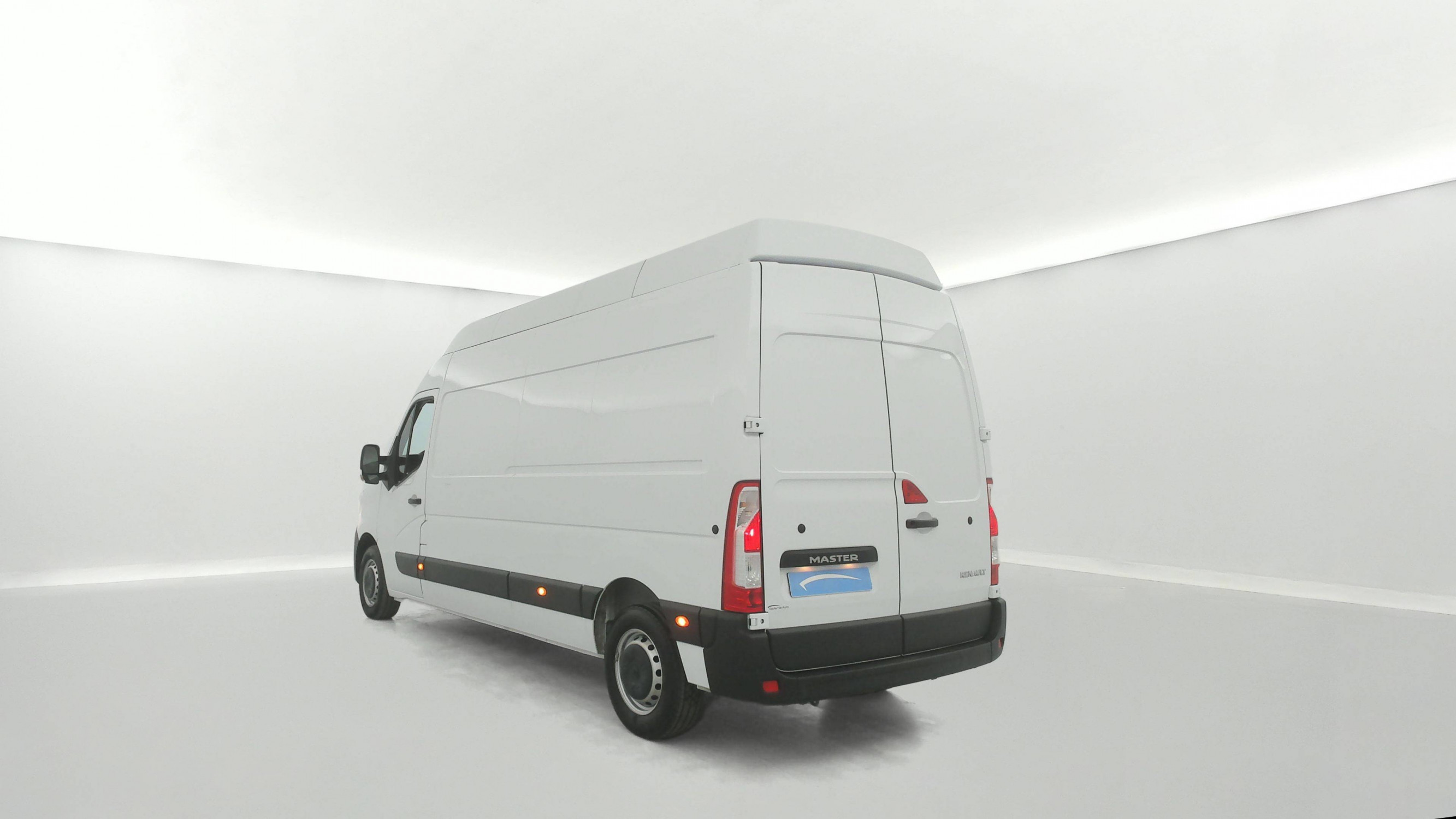 Vente en ligne Renault Master Fourgon MASTER FGN TRAC F3500 L3H3 BLUE DCI 135 au prix de 29 400 €