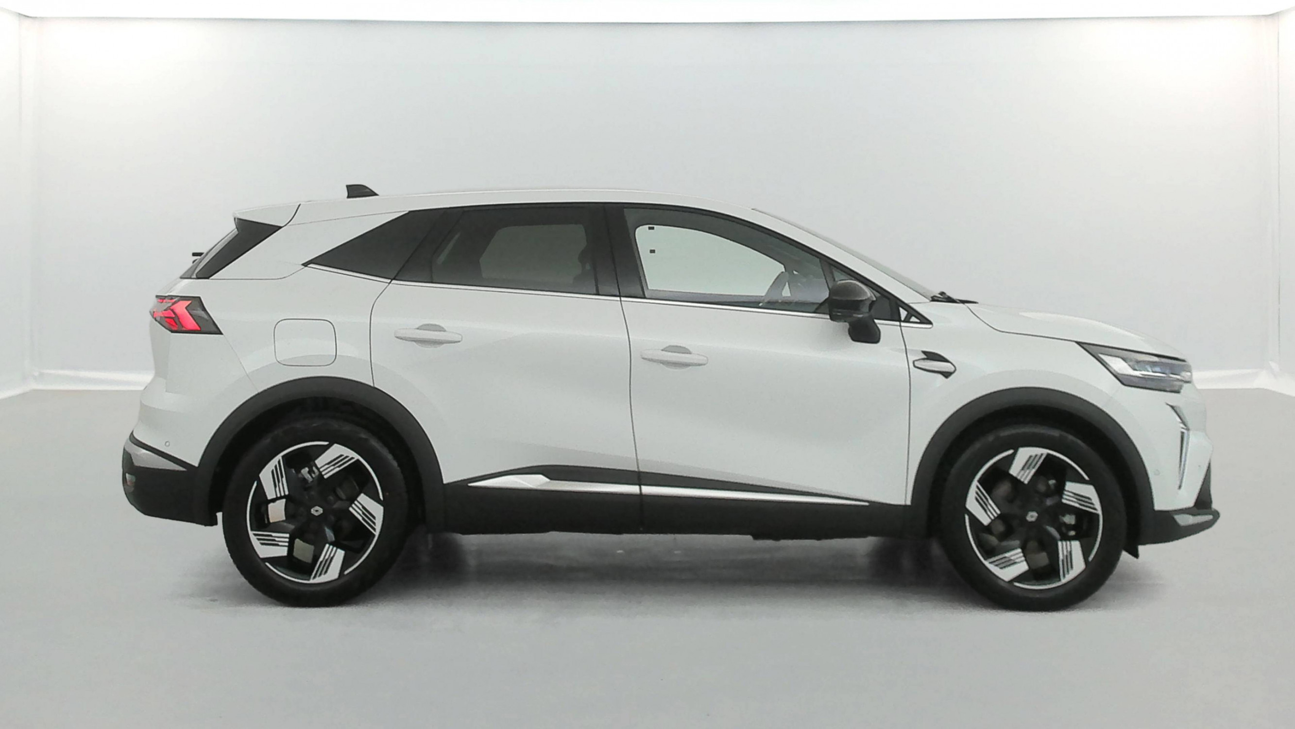 Vente en ligne Renault Symbioz  E-Tech full hybrid 145 au prix de 27 600 €