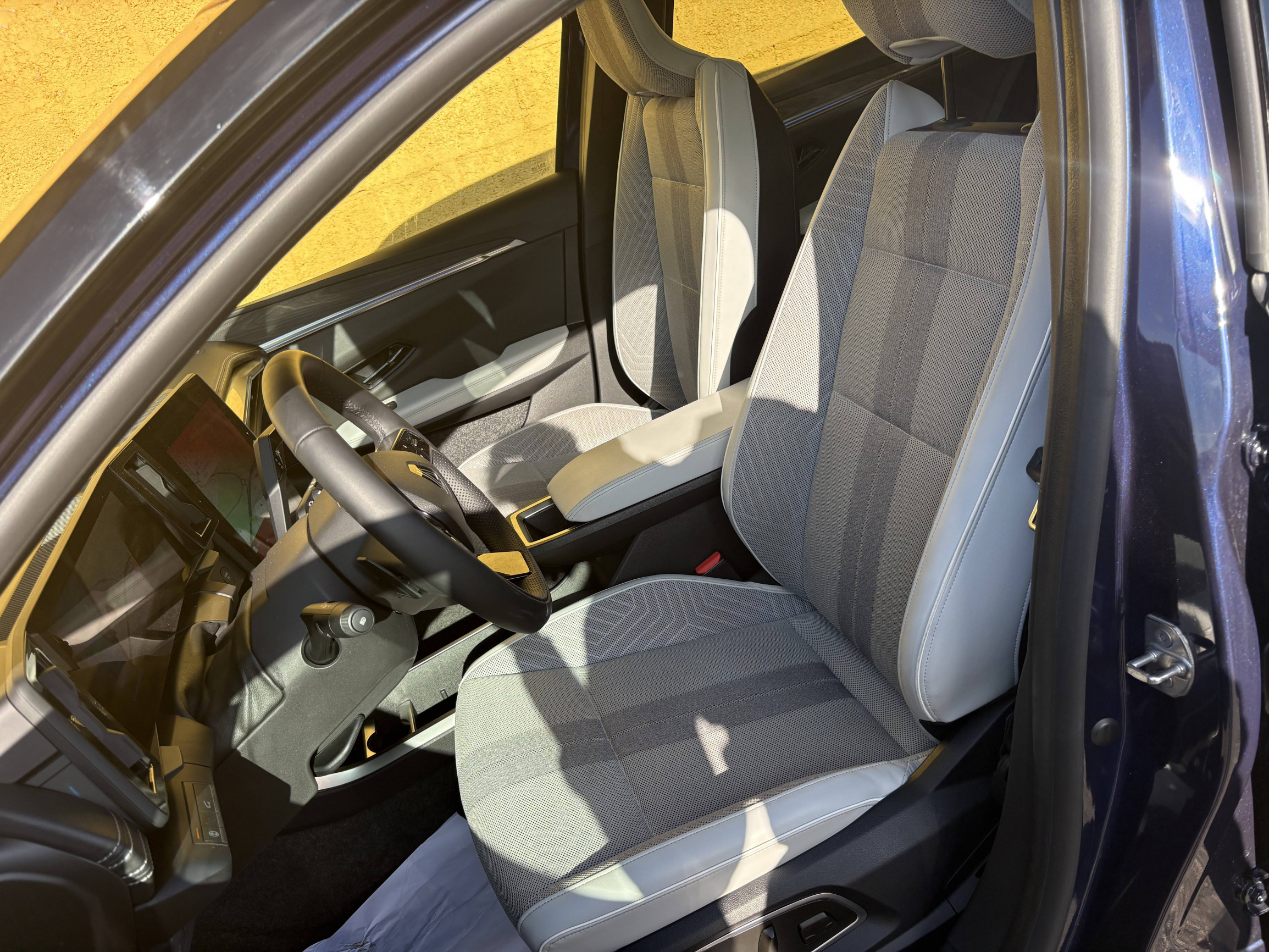 Vente en ligne Renault Scenic E-Tech Scenic E-Tech électrique 220 ch grande autonomie au prix de 40 990 €
