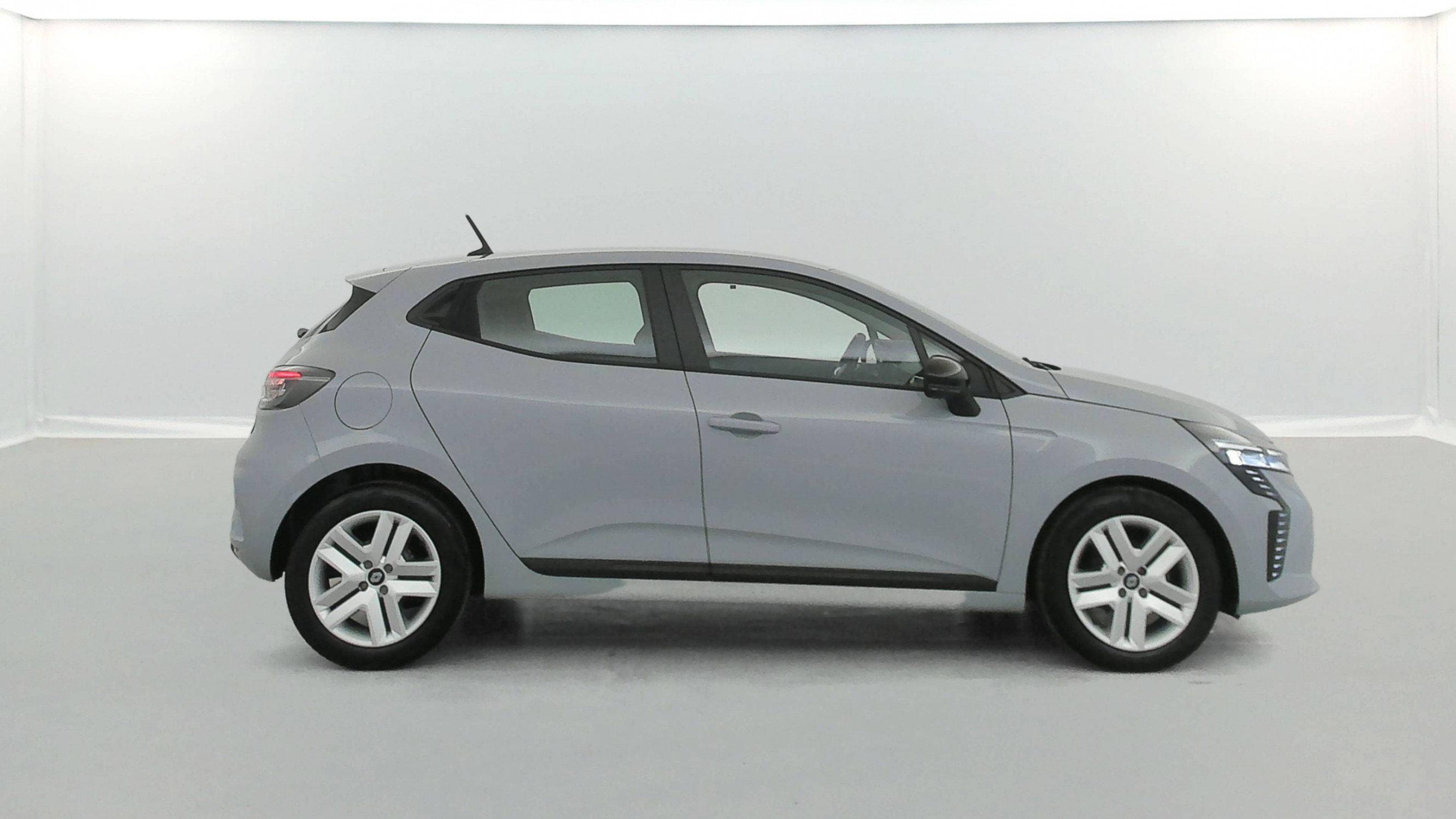 Vente en ligne Renault Clio 5 Clio TCe 90 au prix de 15 490 €