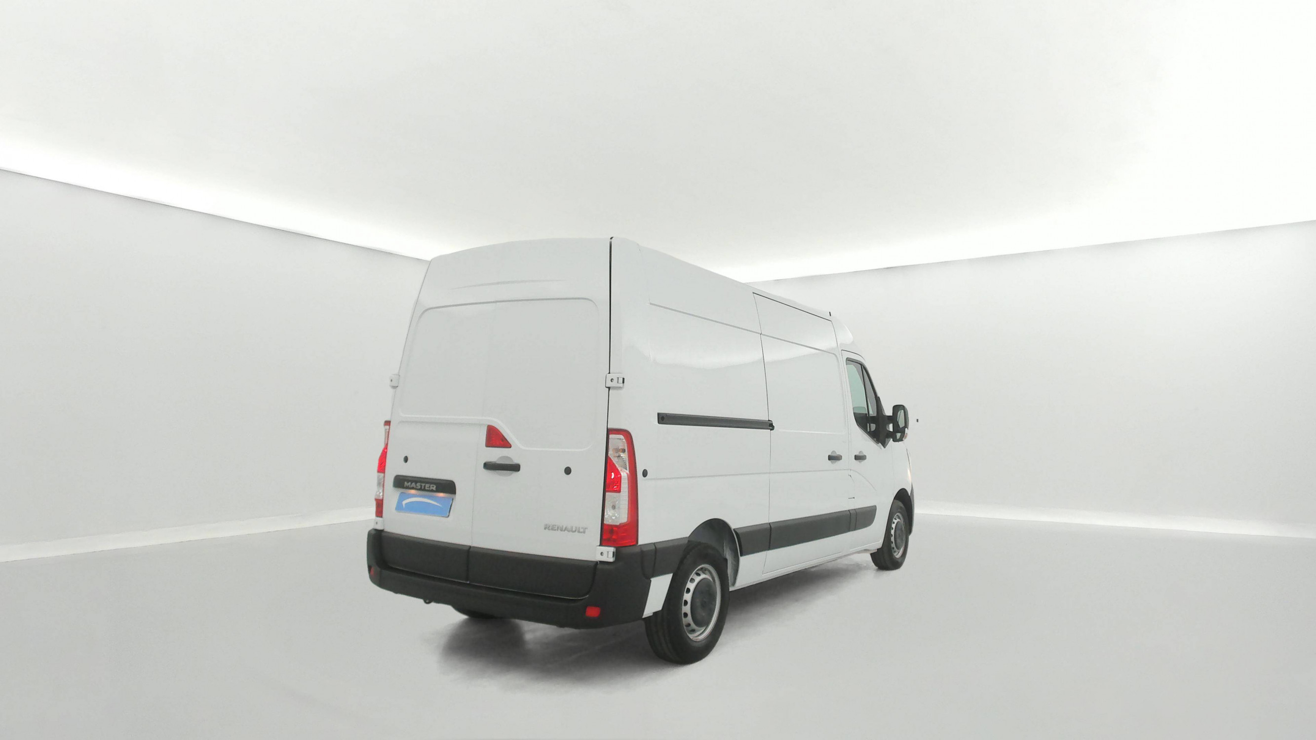 Vente en ligne Renault Master Fourgon MASTER CA TRAC F3500 L2H2 BLUE DCI 135 au prix de 26 490 €