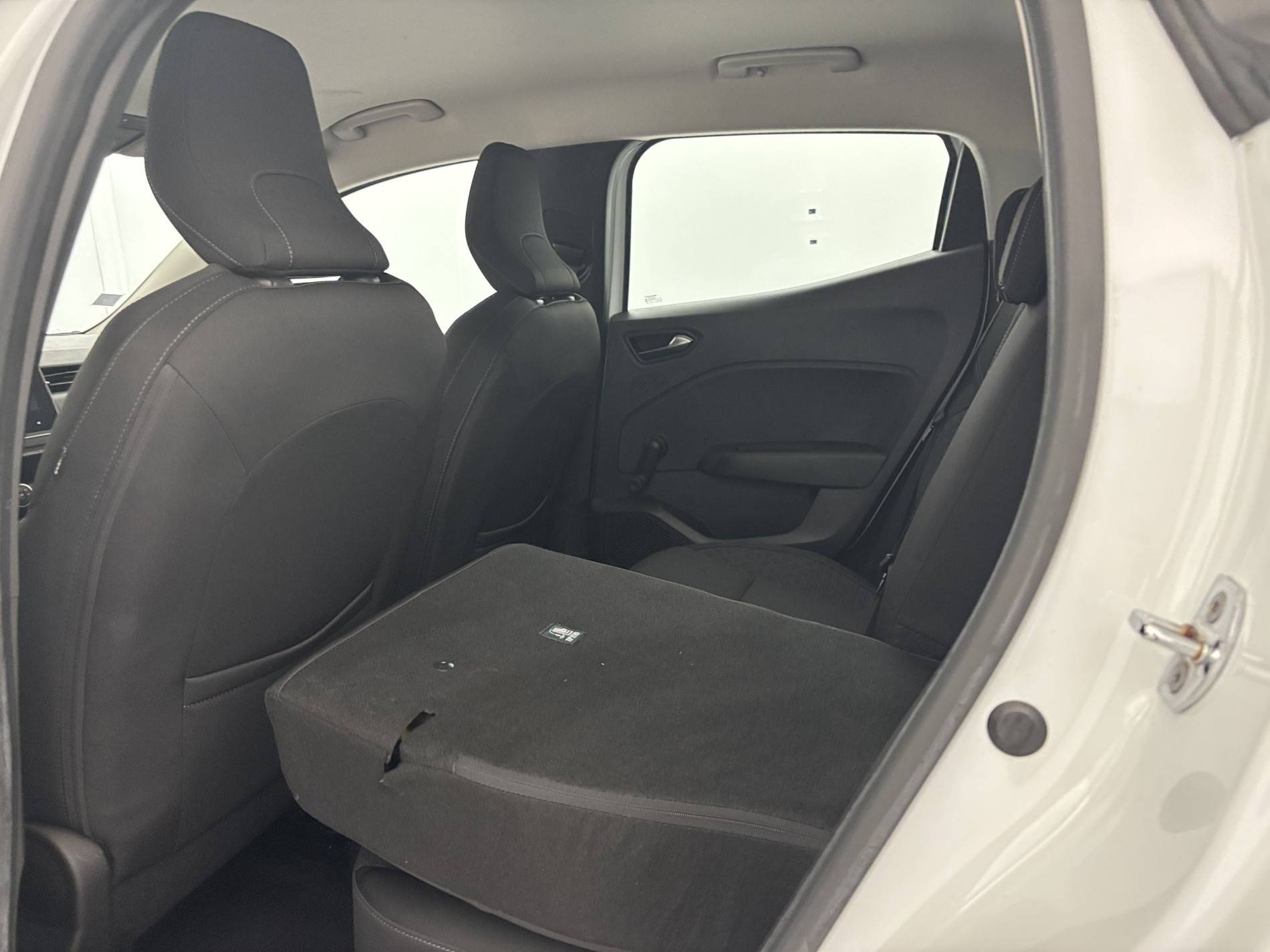 Vente en ligne Renault Clio 5 Clio TCe 90 - 21 au prix de 13 990 €
