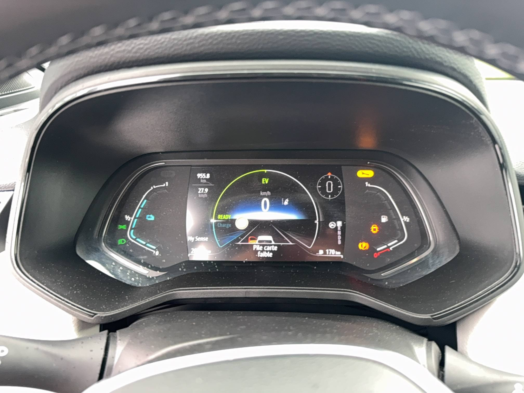 Vente en ligne Renault Clio 5 Clio E-Tech full hybrid 145 au prix de 15 990 €