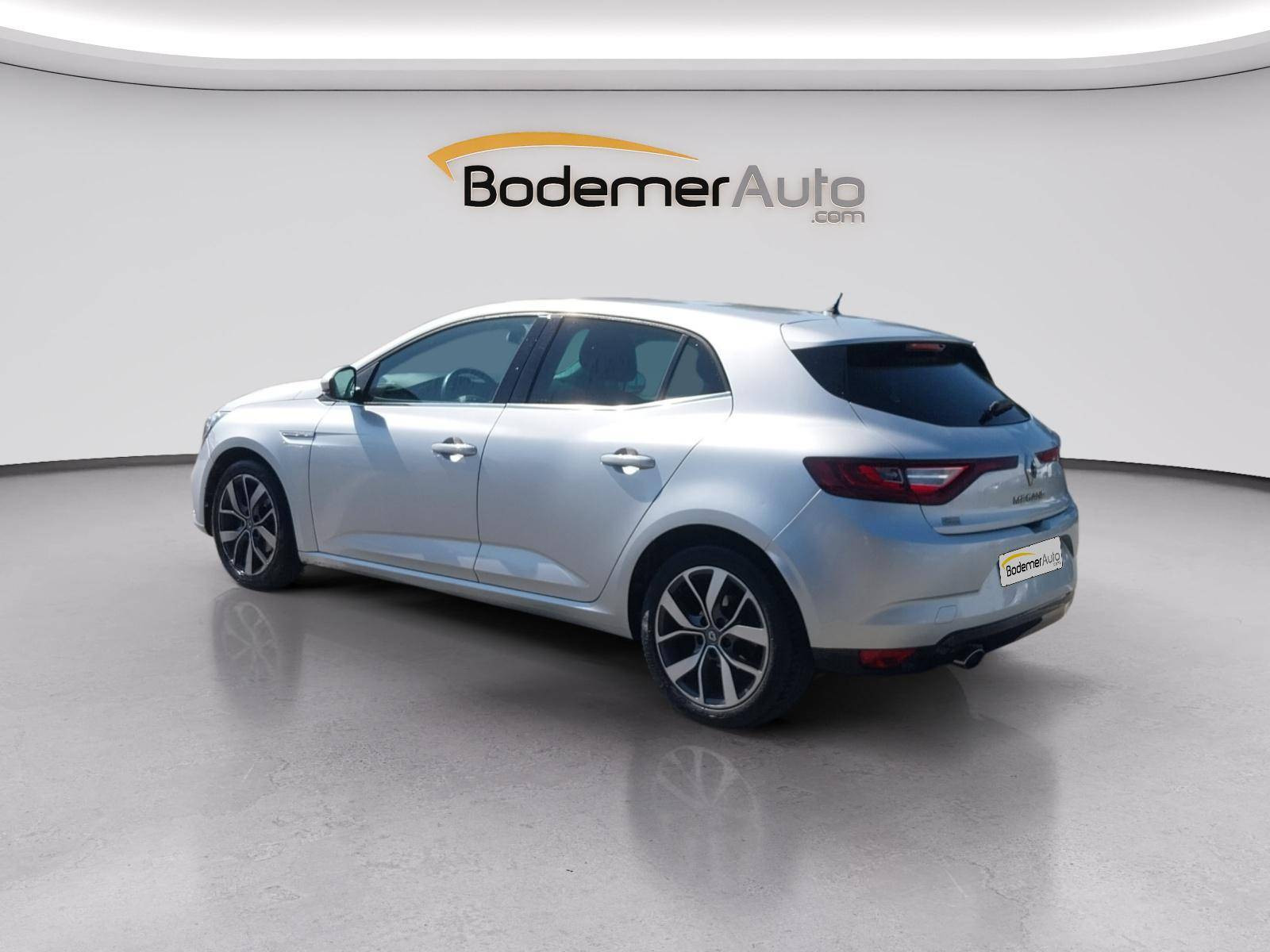 Vente en ligne Renault Megane 4 Mégane IV Berline TCe 130 Energy EDC au prix de 11 990 €
