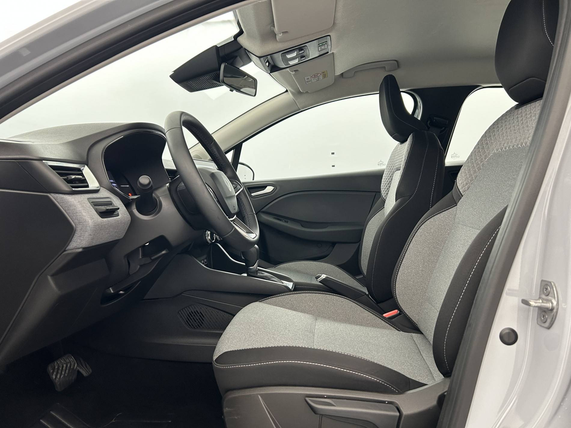 Vente en ligne Renault Clio 5 Clio E-Tech full hybrid 145 ch GSR2 au prix de 19 990 €