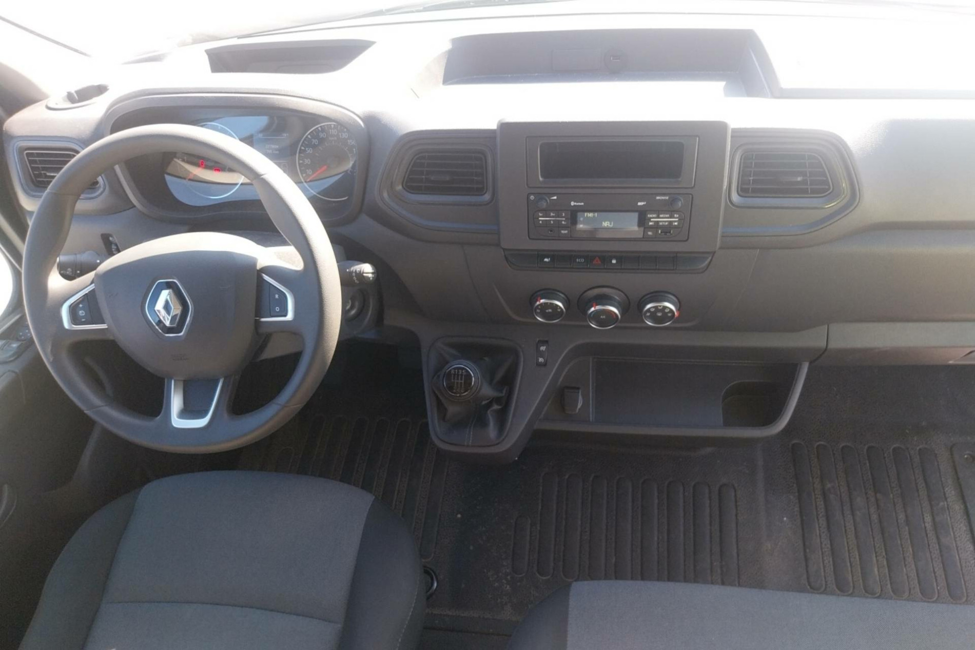 Vente en ligne Renault Master Fourgon MASTER FGN TRAC F3500 L3H3 BLUE DCI 135 au prix de 29 400 €