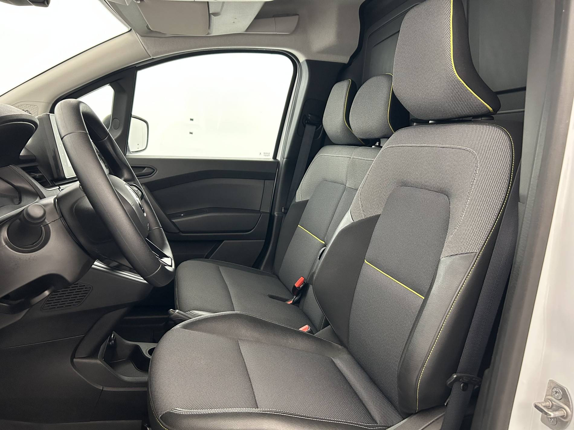 Vente en ligne Renault Kangoo Van  BLUE DCI 95 au prix de 16 990 €