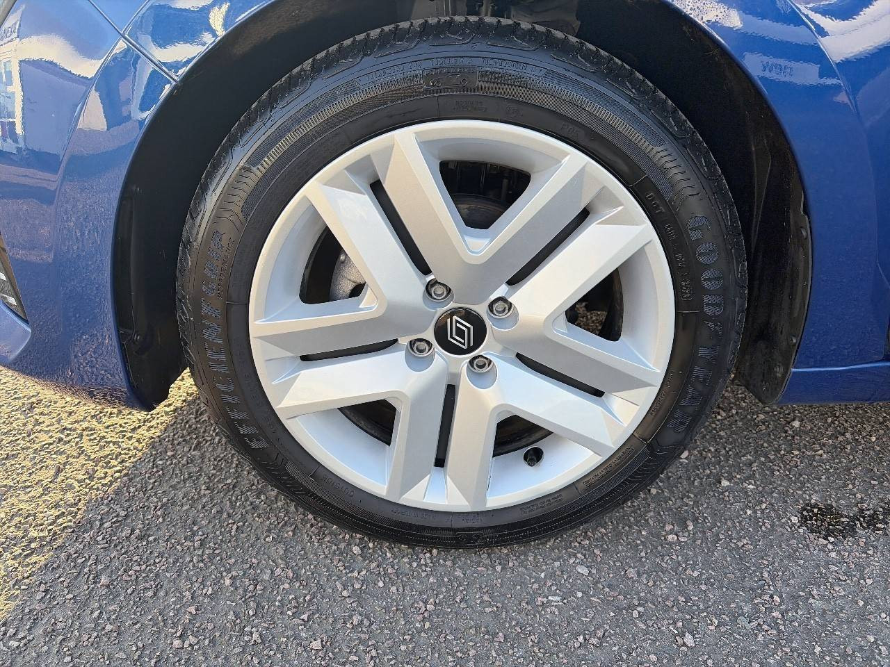 Vente en ligne Renault Clio 5 Clio TCe 90 au prix de 15 990 €