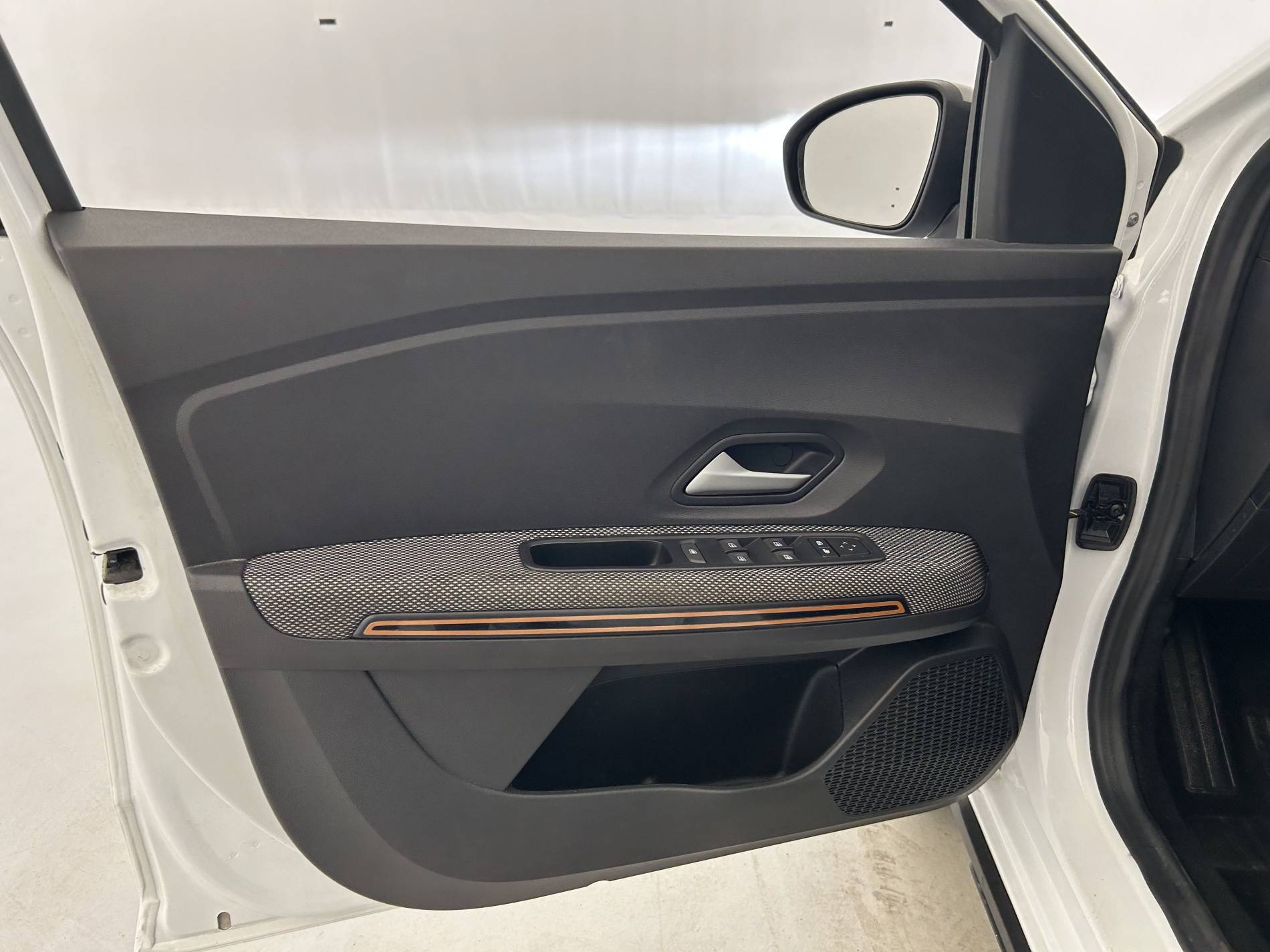 Vente en ligne Dacia Sandero  ECO-G 100 au prix de 14 690 €