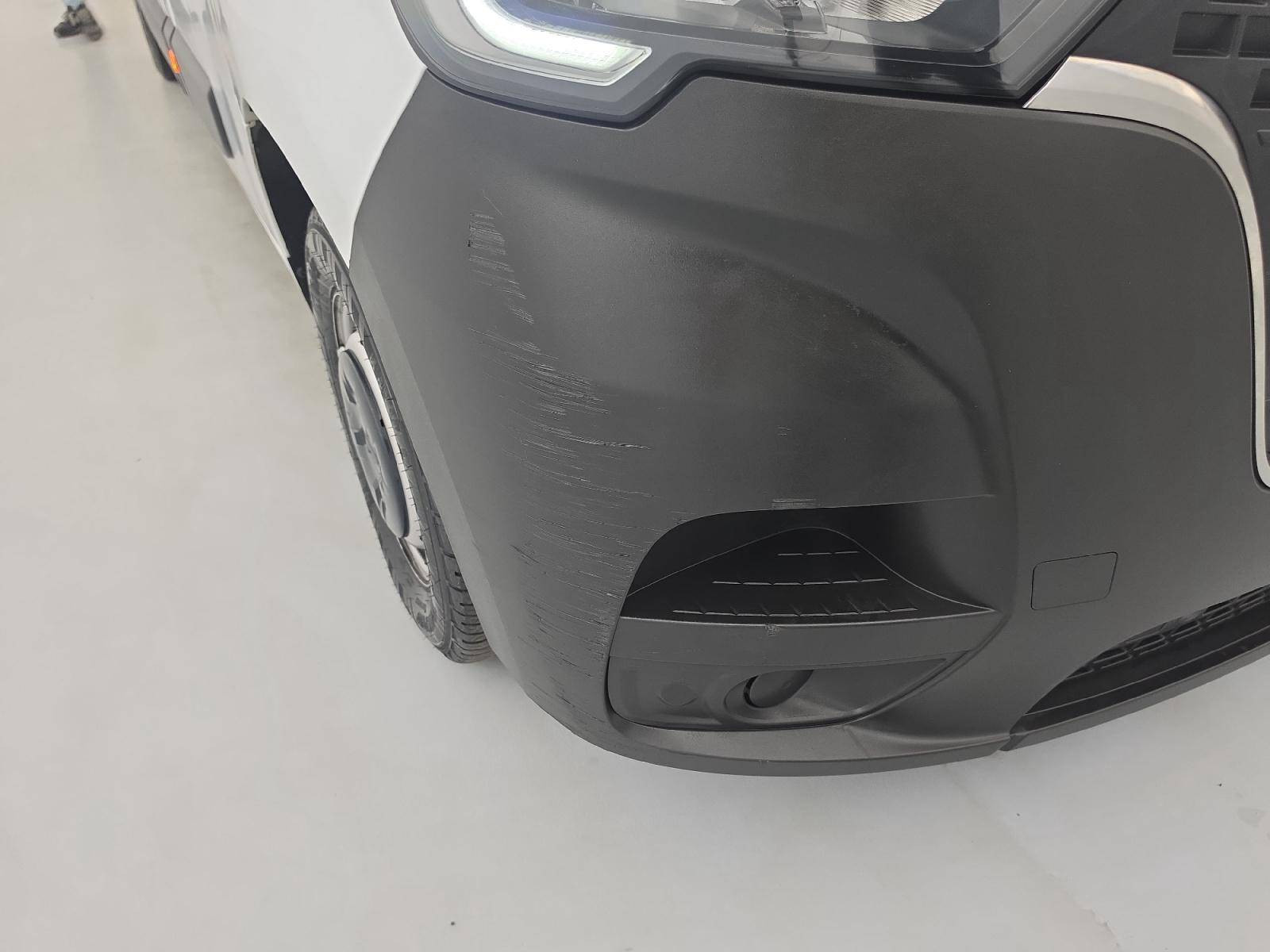 Vente en ligne Renault Master Fourgon MASTER FGN TRAC F3500 L3H3 BLUE DCI 135 au prix de 26 990 €