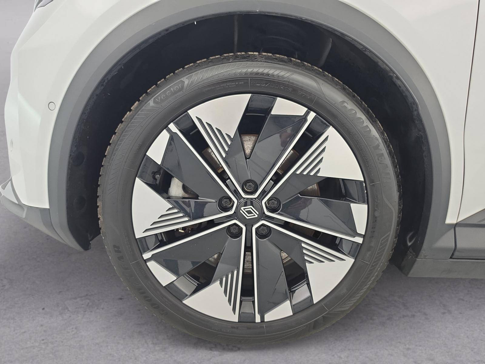 Vente en ligne Renault Scenic E-Tech Scenic E-Tech électrique 220 ch grande autonomie au prix de 32 000 €