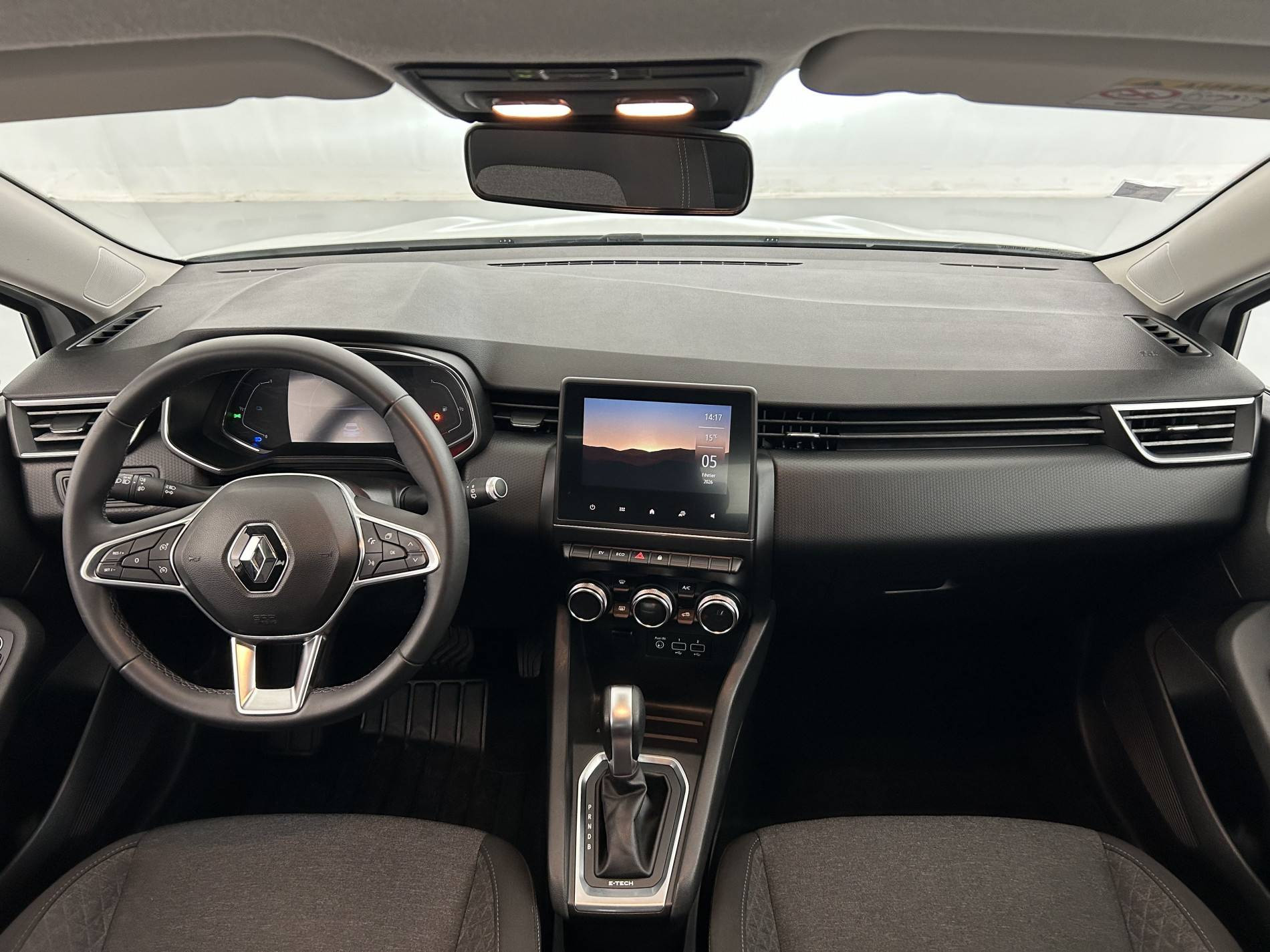 Vente en ligne Renault Clio 5 Clio E-Tech 140 au prix de 13 990 €
