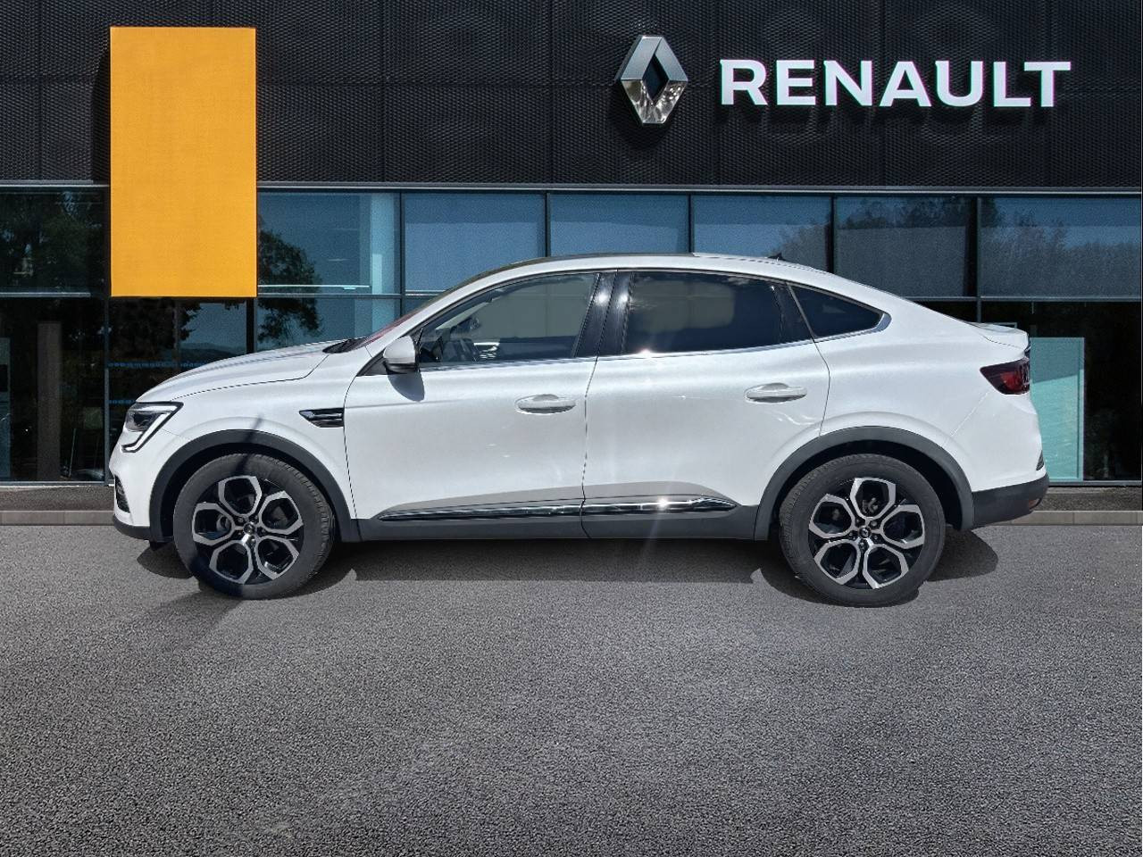 Vente en ligne Renault Arkana  E-Tech hybride 145 - 22 au prix de 18 990 €