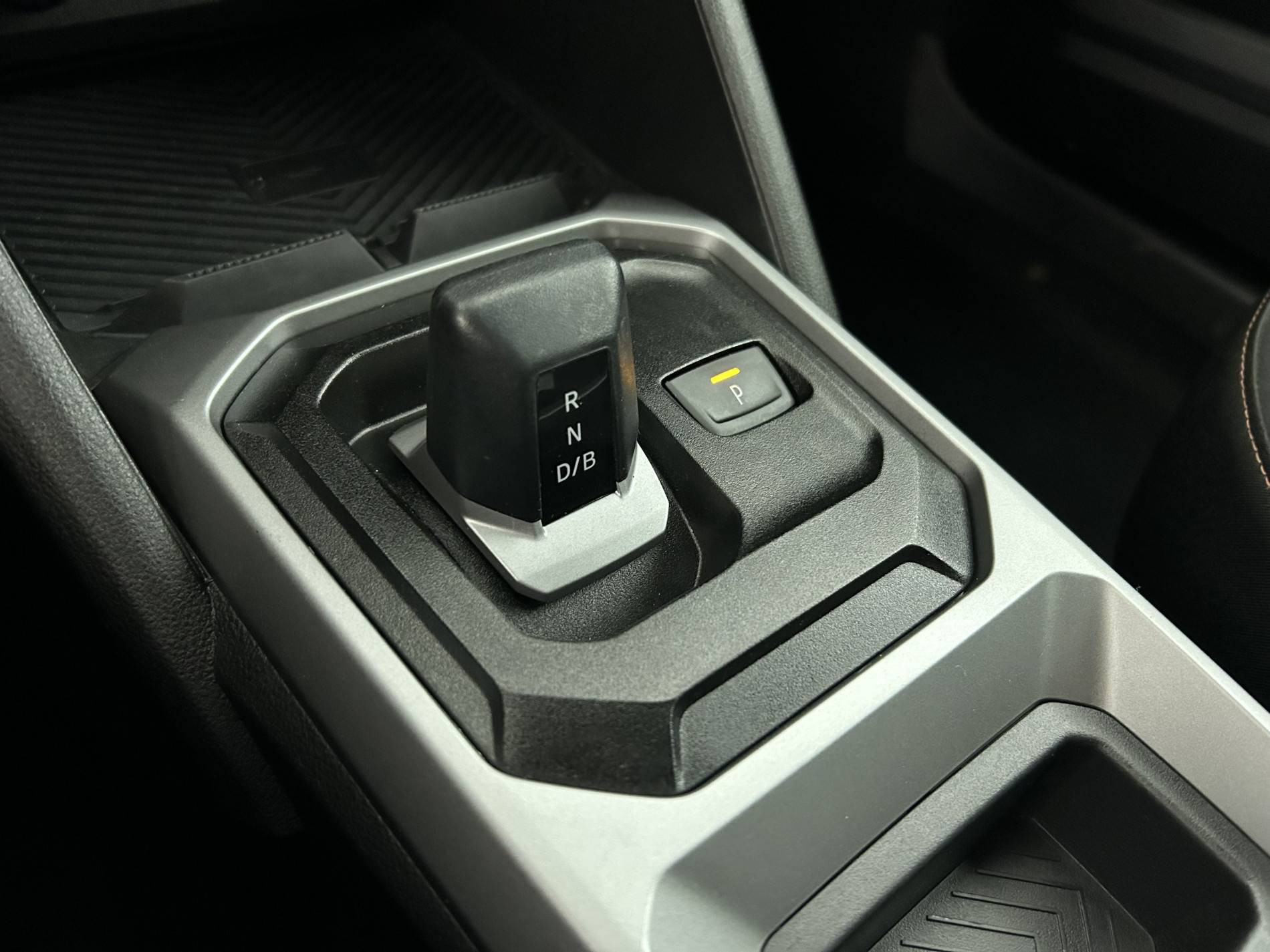 Vente en ligne Dacia Duster  Hybrid 140 au prix de 25 290 €