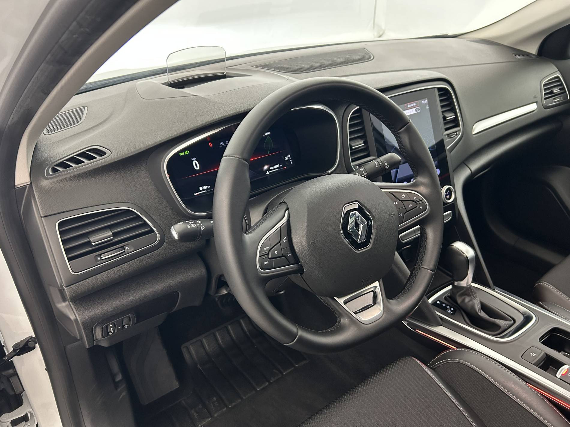 Vente en ligne Renault Megane 4  TCe 140 EDC au prix de 20 697 €
