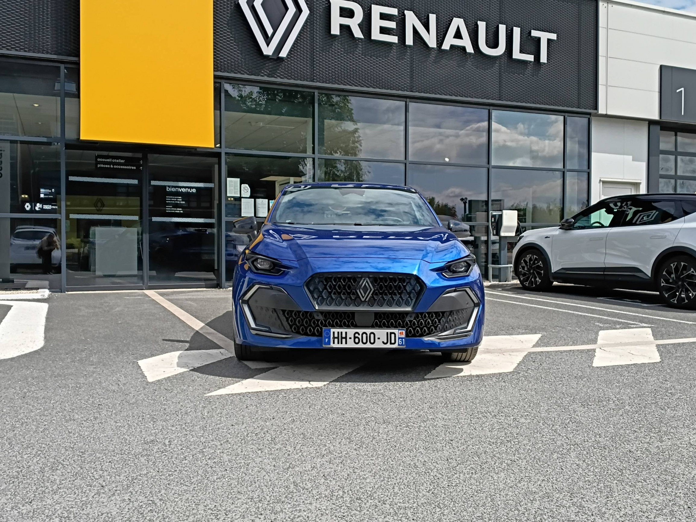 Renault Clio 6 Clio E-Tech full hybrid 160 ch occasion de 2025 en vente à Argentan
