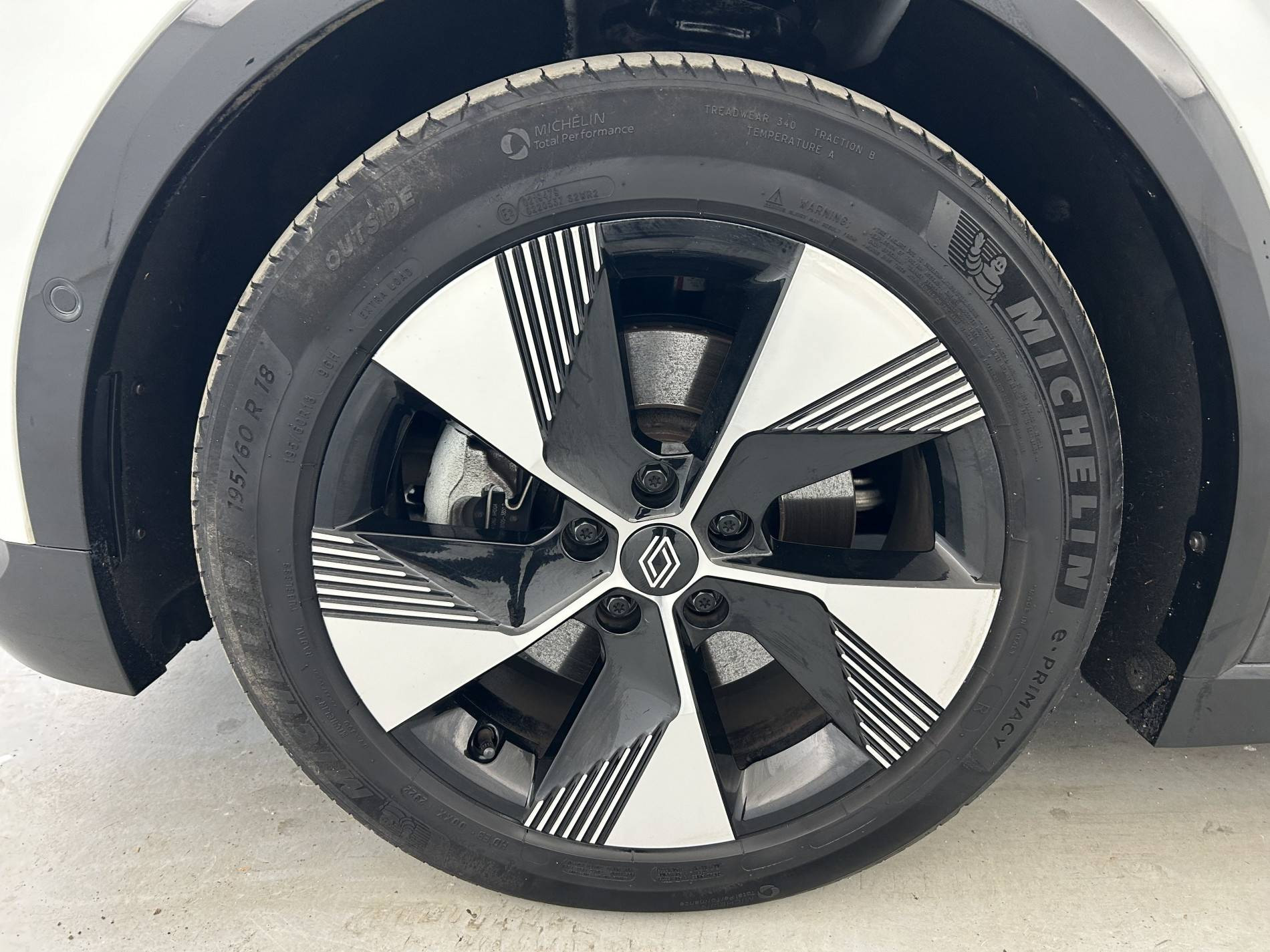 Vente en ligne Renault Megane E-Tech  EV40 130ch standard charge au prix de 16 990 €