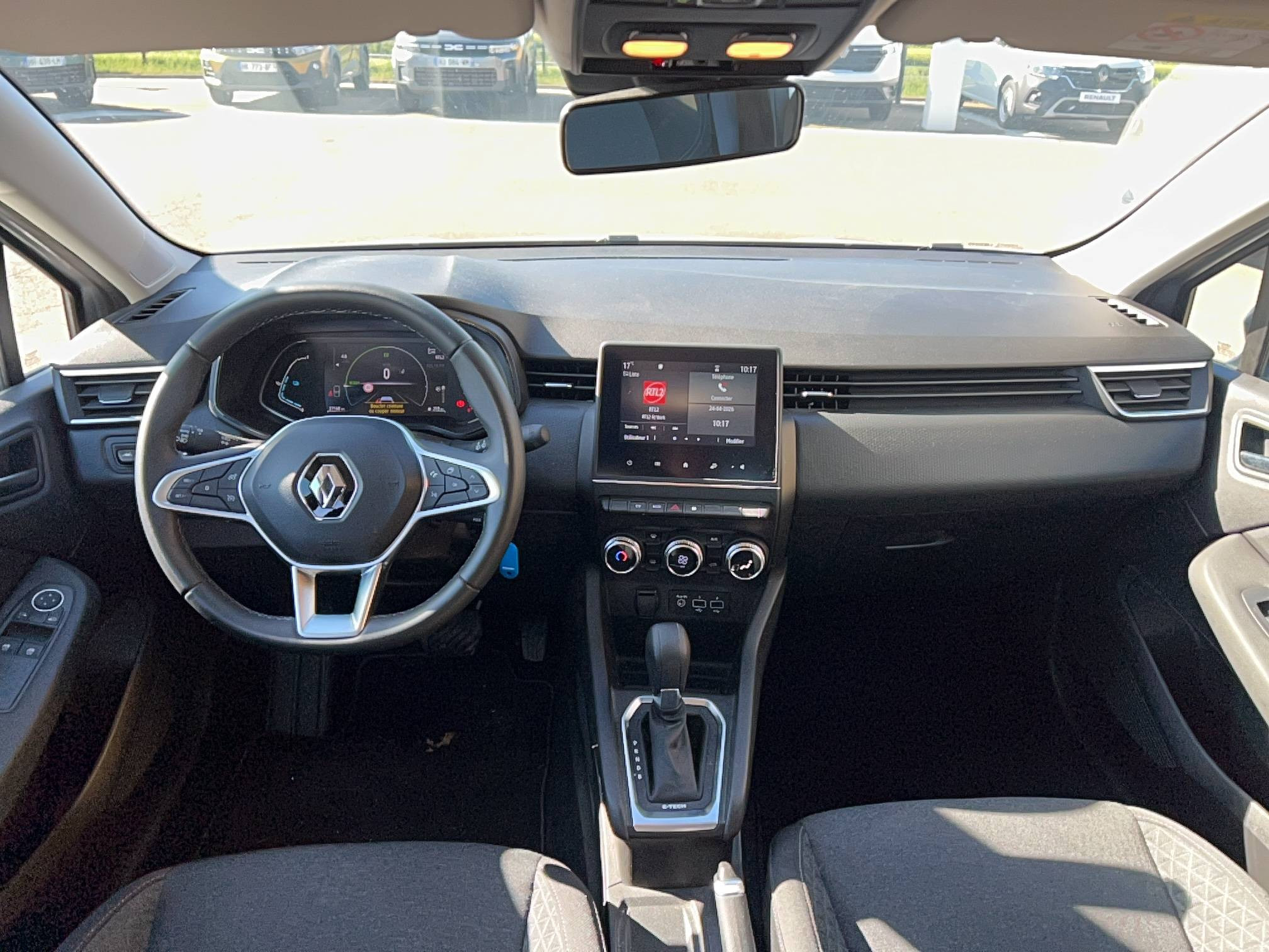 Vente en ligne Renault Clio 5 Clio E-Tech 140 - 21N au prix de 17 491 €