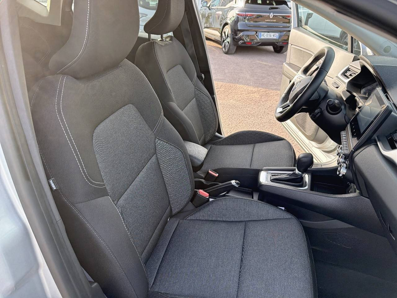 Vente en ligne Renault Captur  E-Tech hybride 145 au prix de 18 990 €