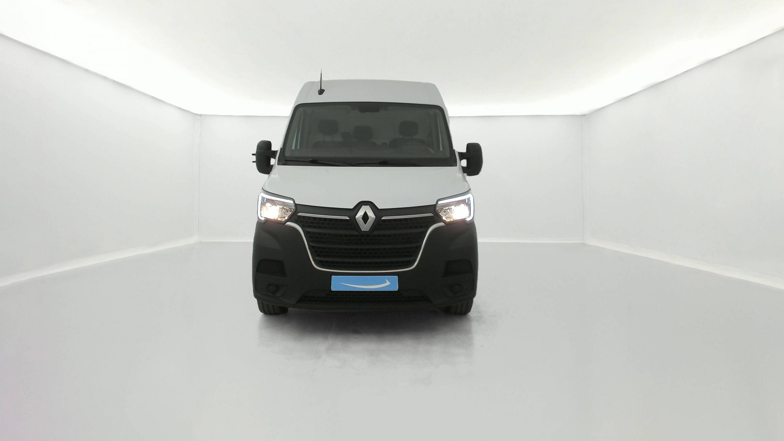 Vente en ligne Renault Master Fourgon MASTER FGN TRAC F3500 L2H2 BLUE DCI 135 au prix de 23 990 €