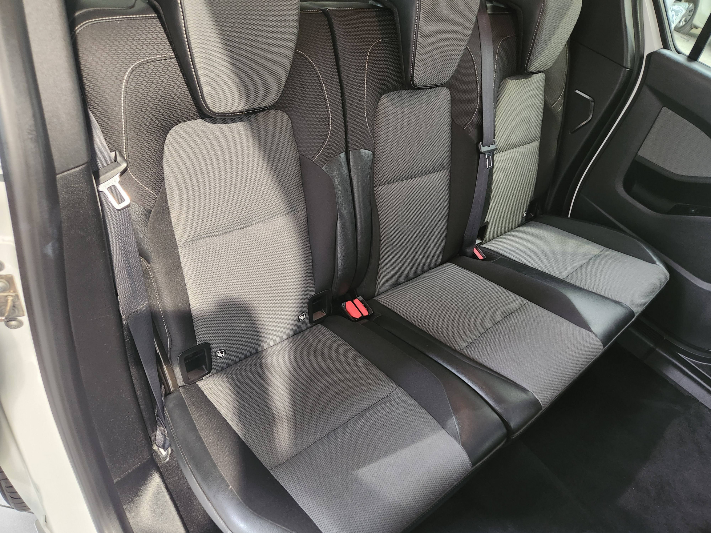 Vente en ligne Renault Kangoo  Blue dCi 95 au prix de 21 490 €