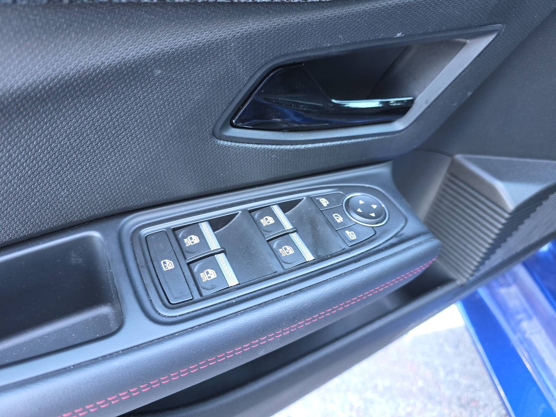 Vente en ligne Renault Clio 6 Clio E-Tech full hybrid 160 ch au prix de 25 900 €