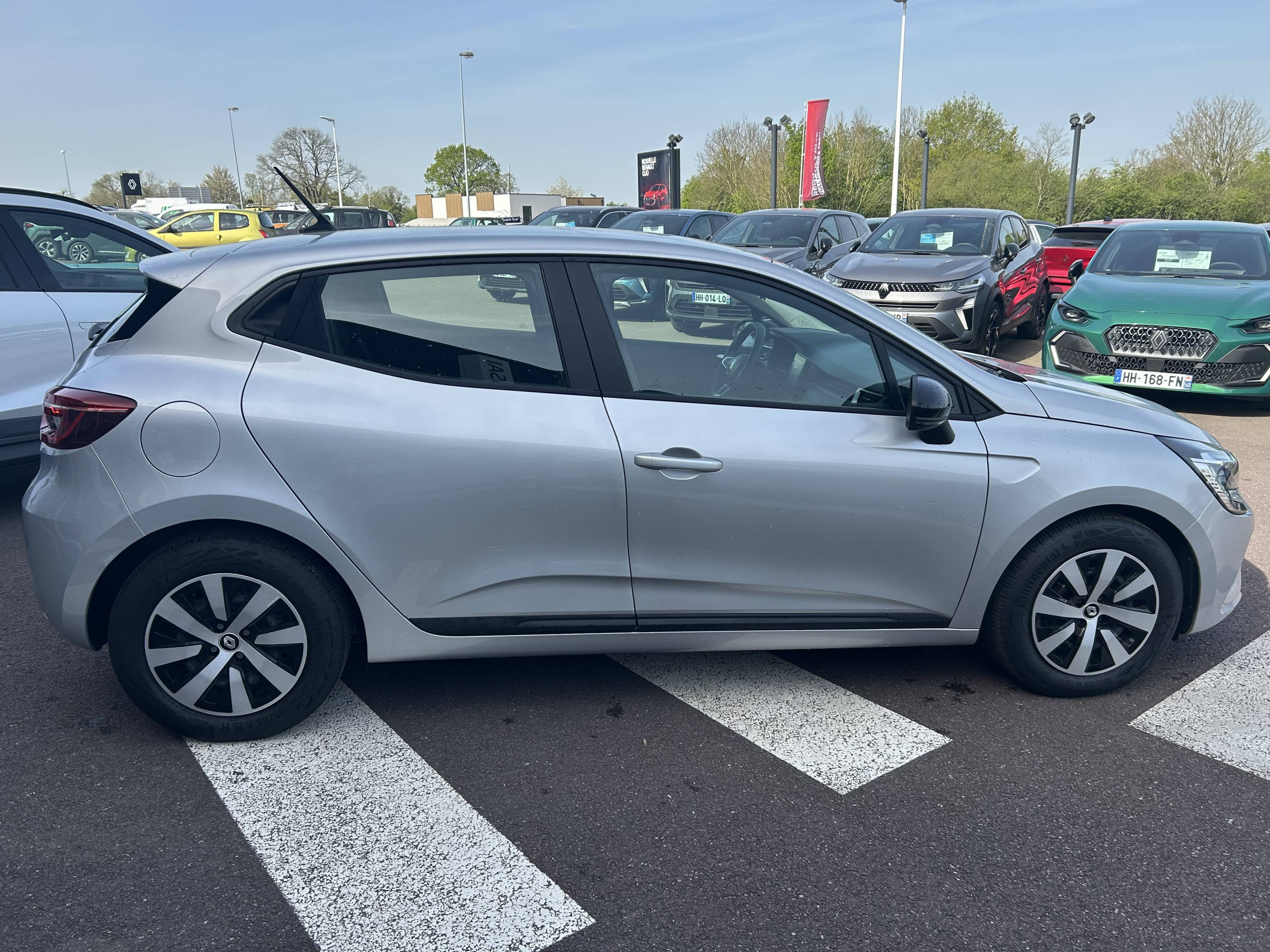 Vente en ligne Renault Clio 5 Clio TCe 90 au prix de 14 490 €