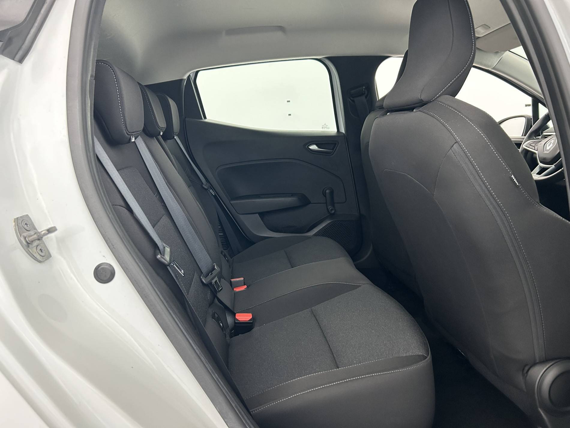 Vente en ligne Renault Clio 5 Clio E-Tech full hybrid 145 au prix de 15 890 €