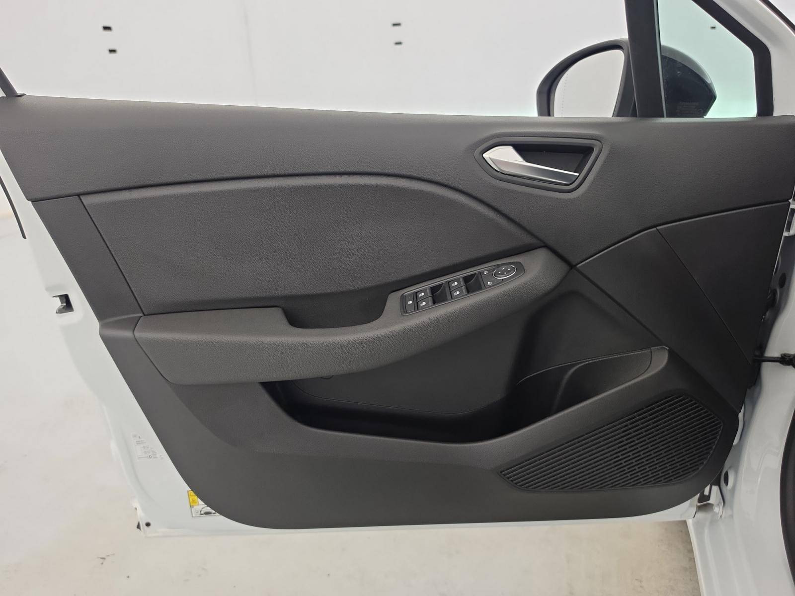 Vente en ligne Renault Clio 5 Clio E-Tech full hybrid 145 au prix de 15 990 €