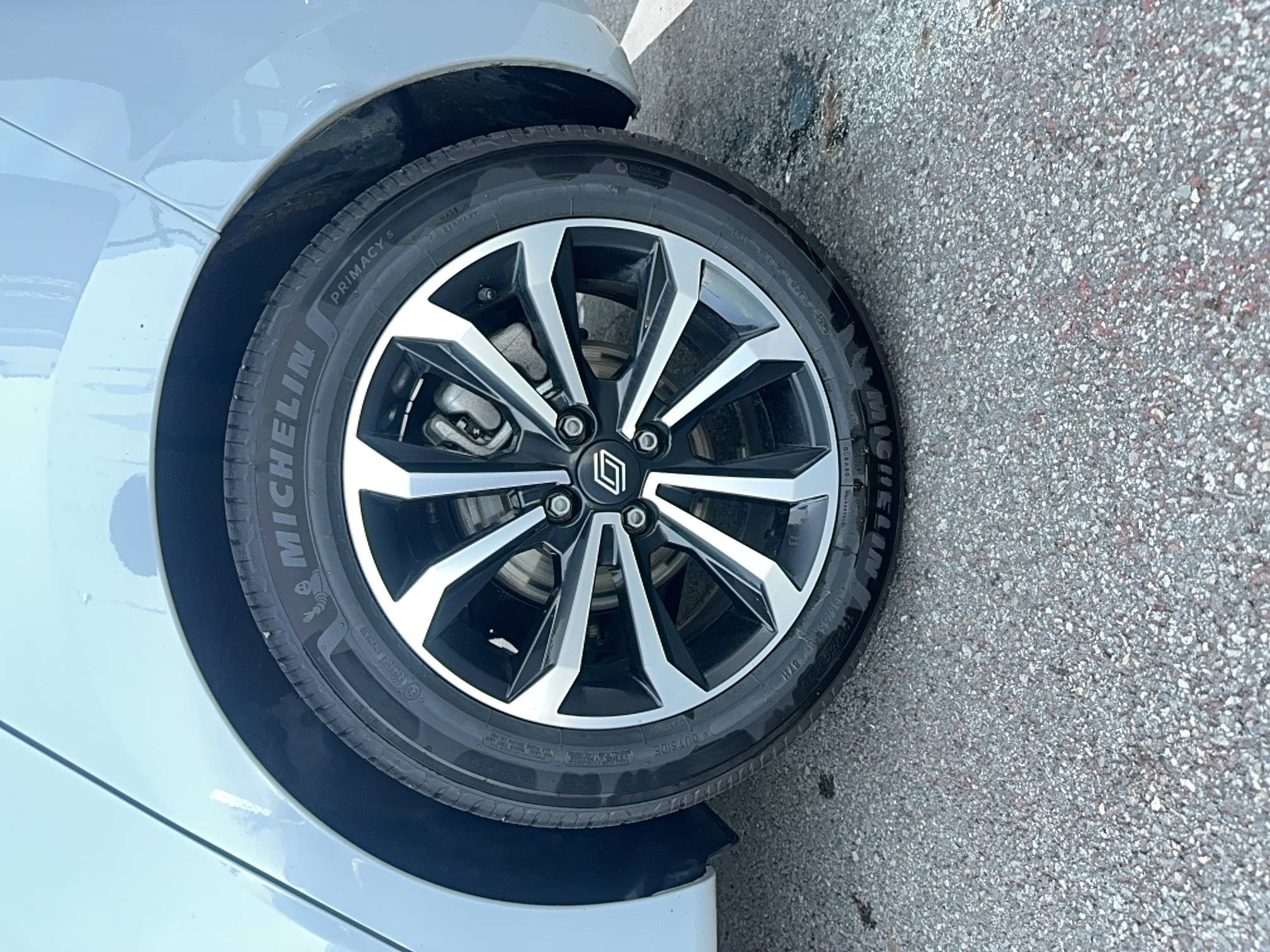 Vente en ligne Renault Clio 5 Clio E-Tech full hybrid 145 au prix de 17 790 €