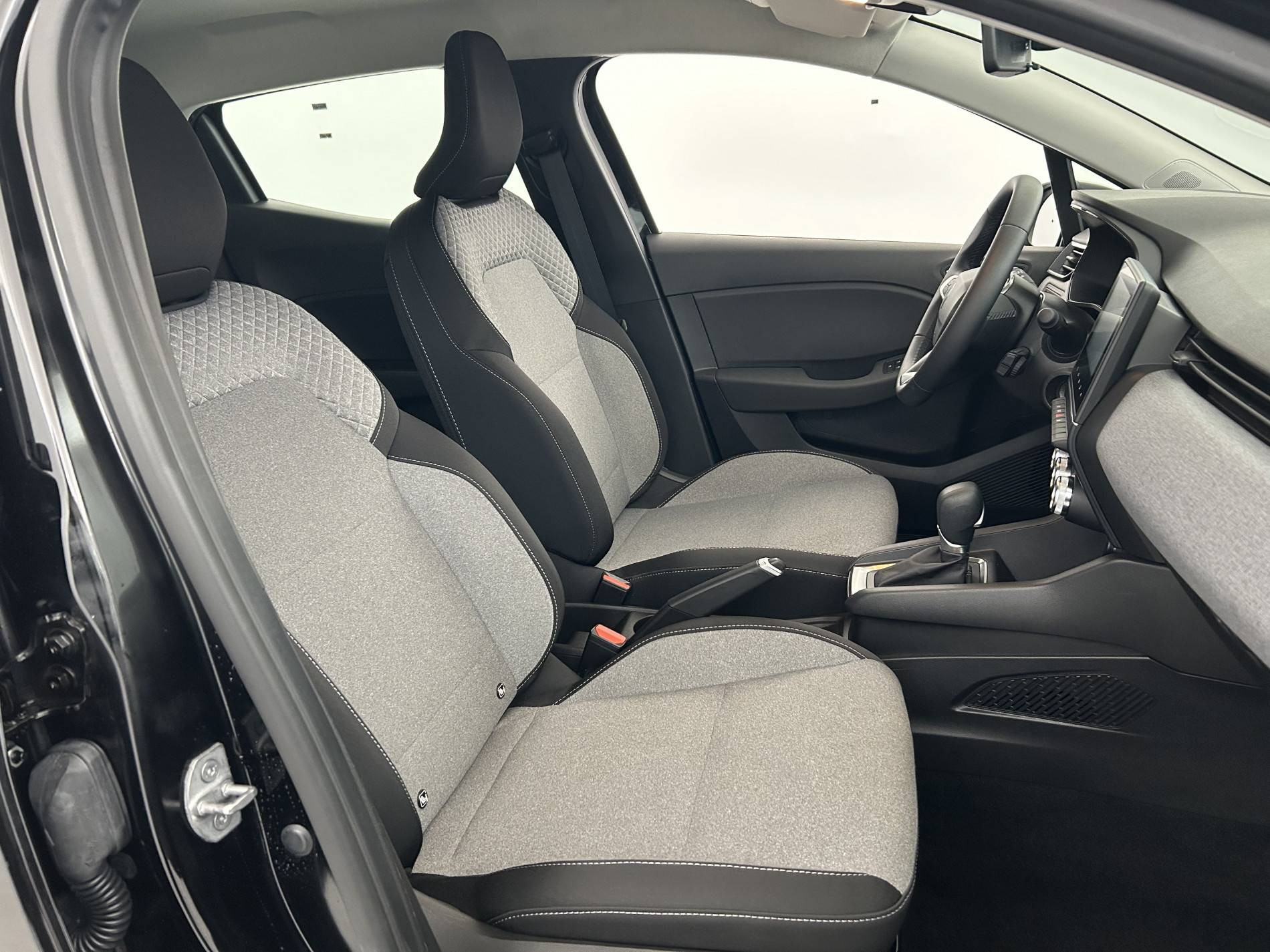 Vente en ligne Renault Clio 5 Clio E-Tech full hybrid 145 ch GSR2 au prix de 19 690 €