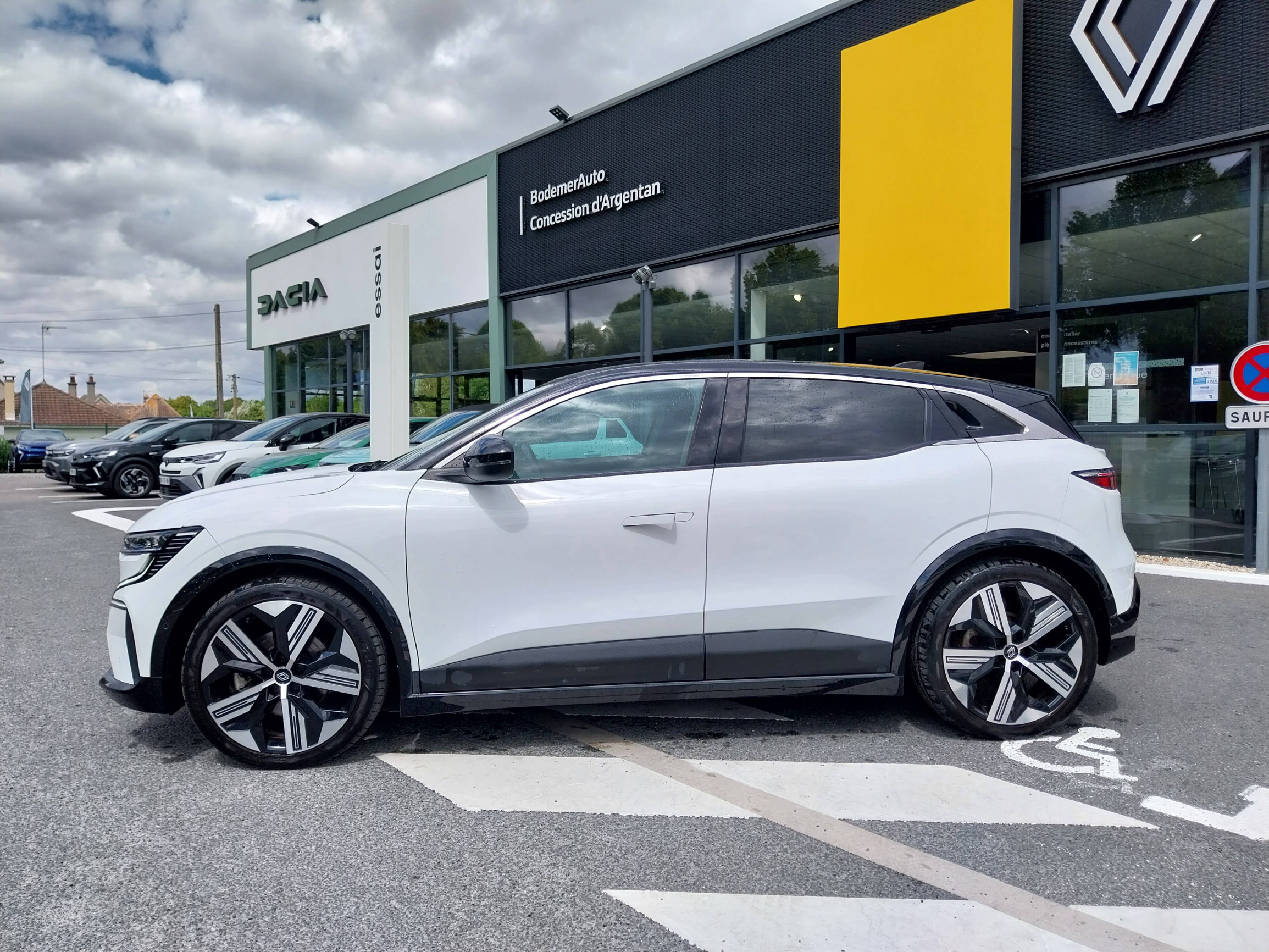 Vente en ligne Renault Megane E-Tech  EV60 220 ch optimum charge au prix de 26 990 €